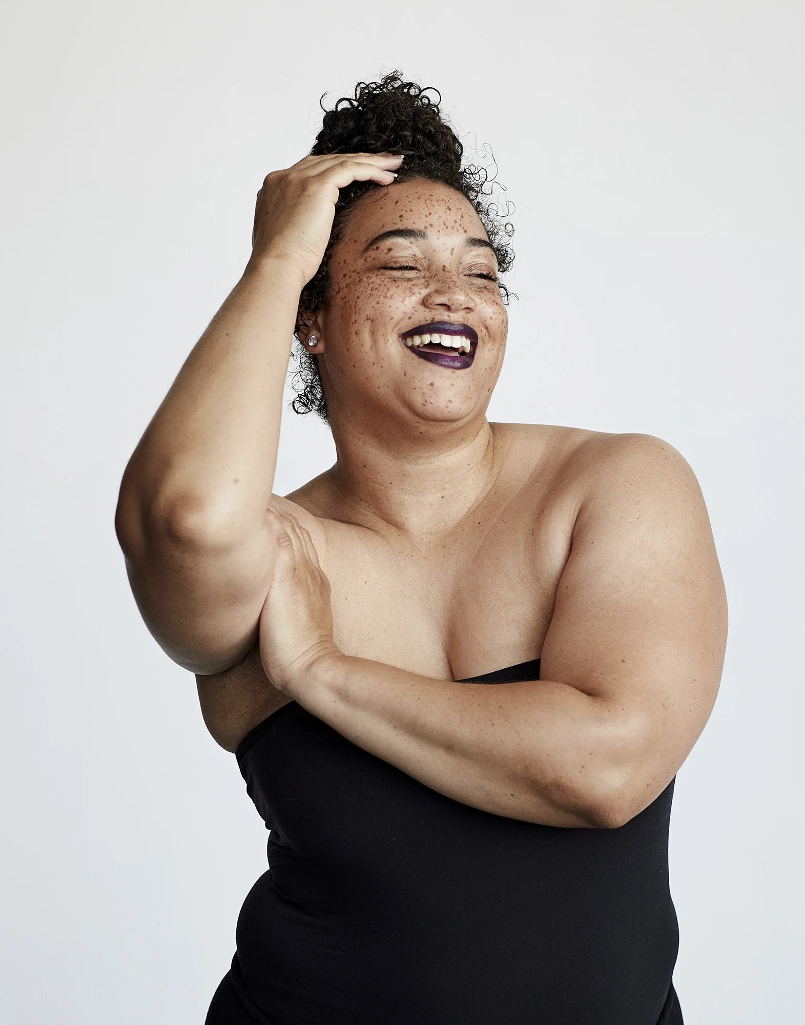 Unretouched beauty portrait — confidence and body positivity