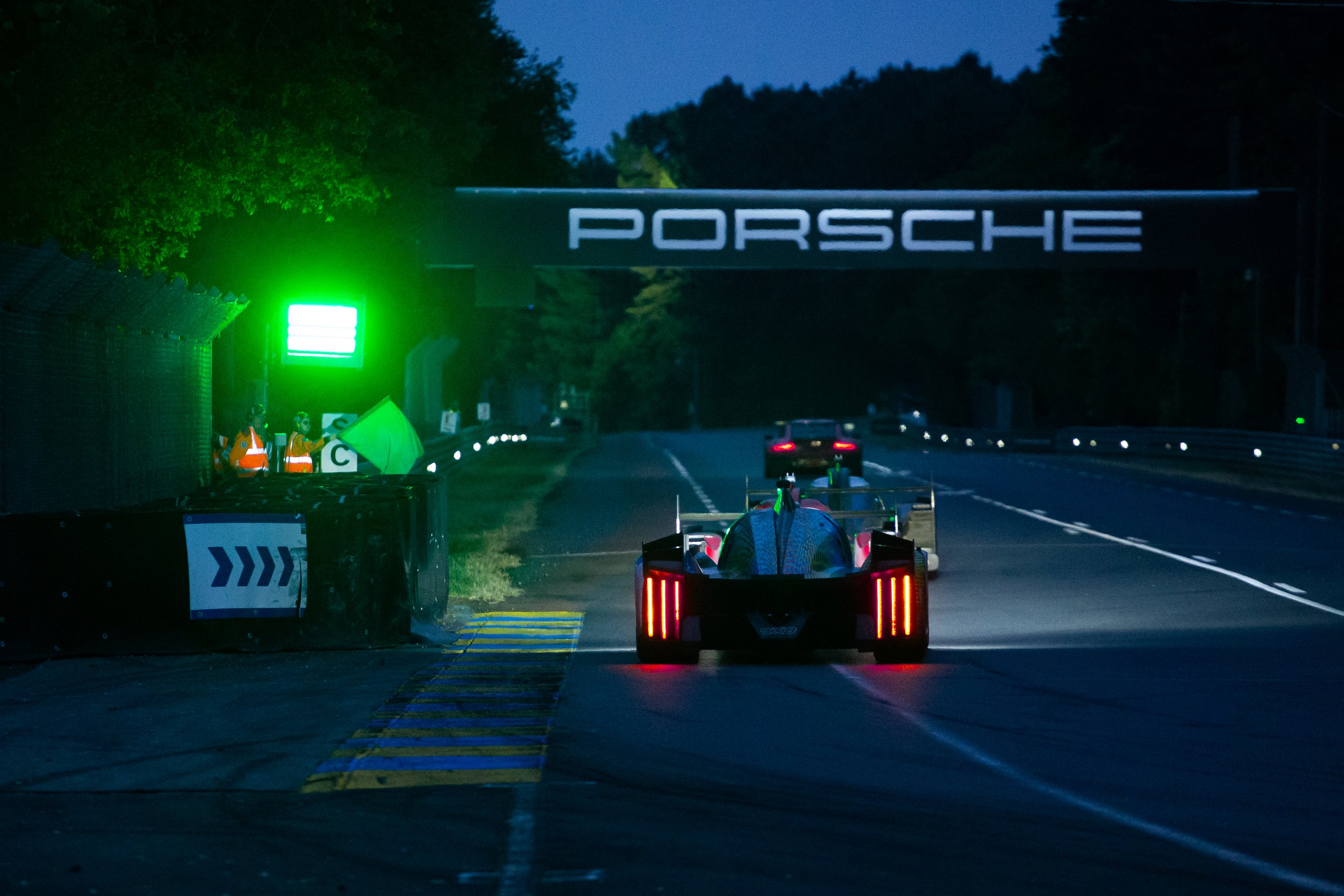 LE MANS, FRANCE, PEUGEOT TOTALENERGIES, Peugeot 9X8, Paul Di Resta (GBR) / Mikkel Jensen (DNK) / Jean-Éric Vergne (FRA)