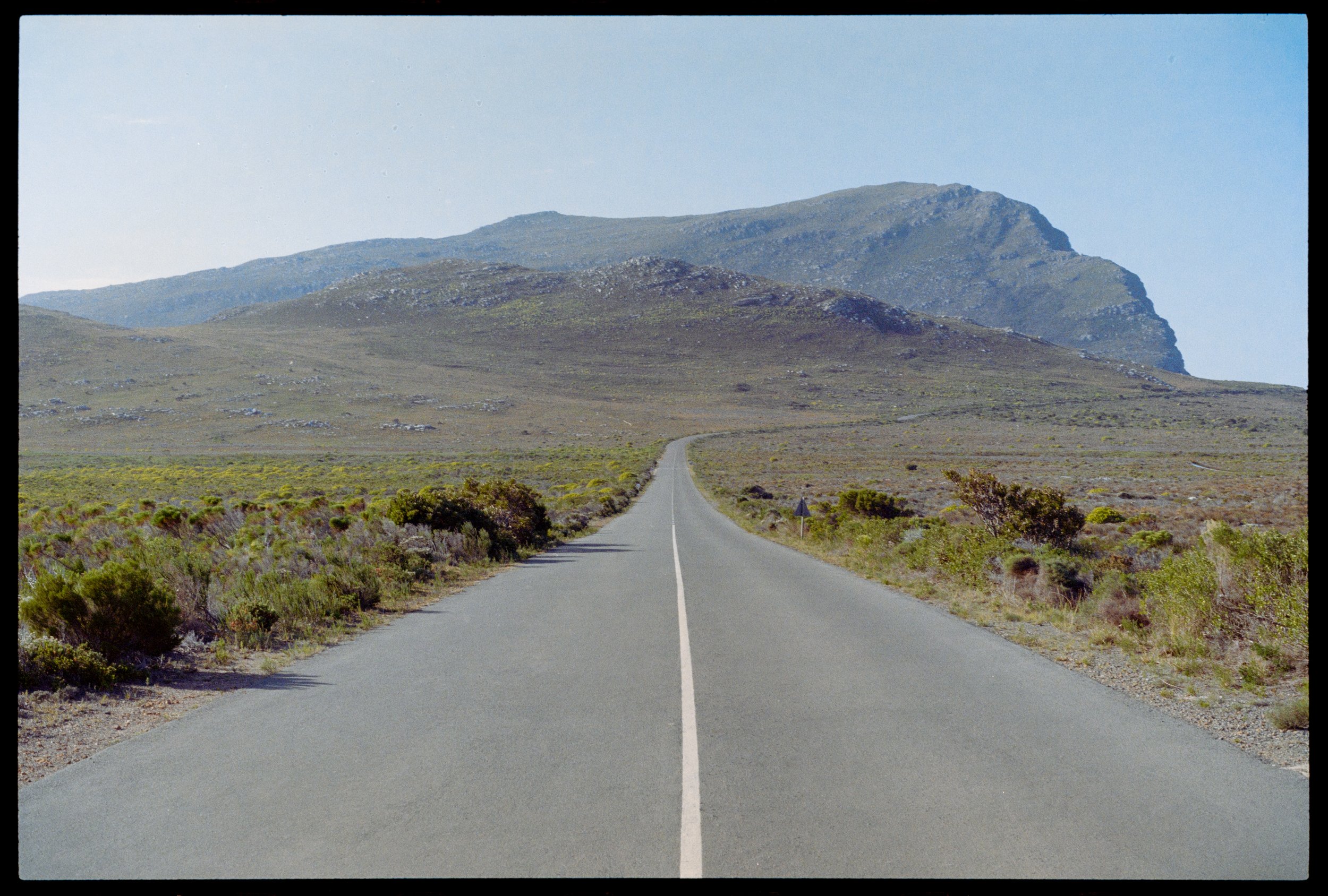 COASTAL ROAD INSIDE TABLE MOUNTAIN NP // Minolta XGM // Fuji C200