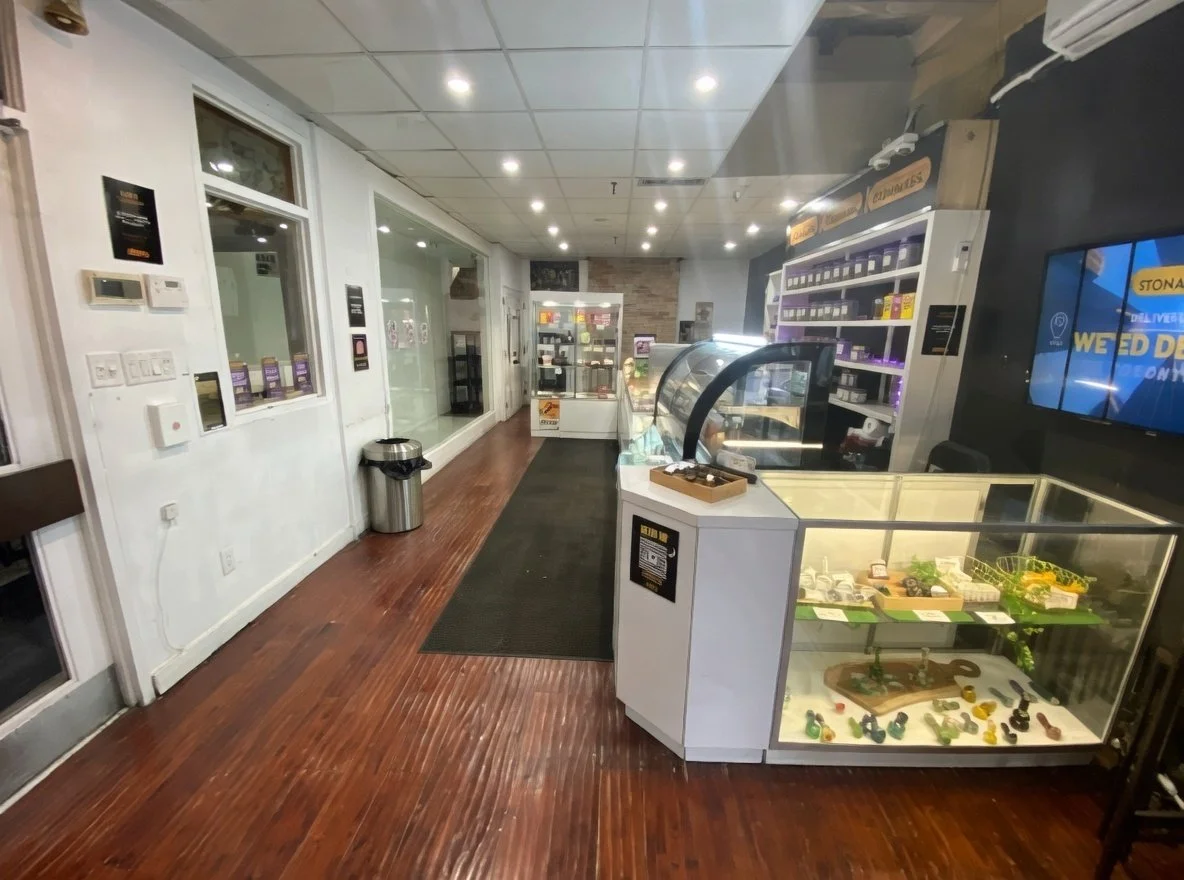 Canabis Shop 1.jpg