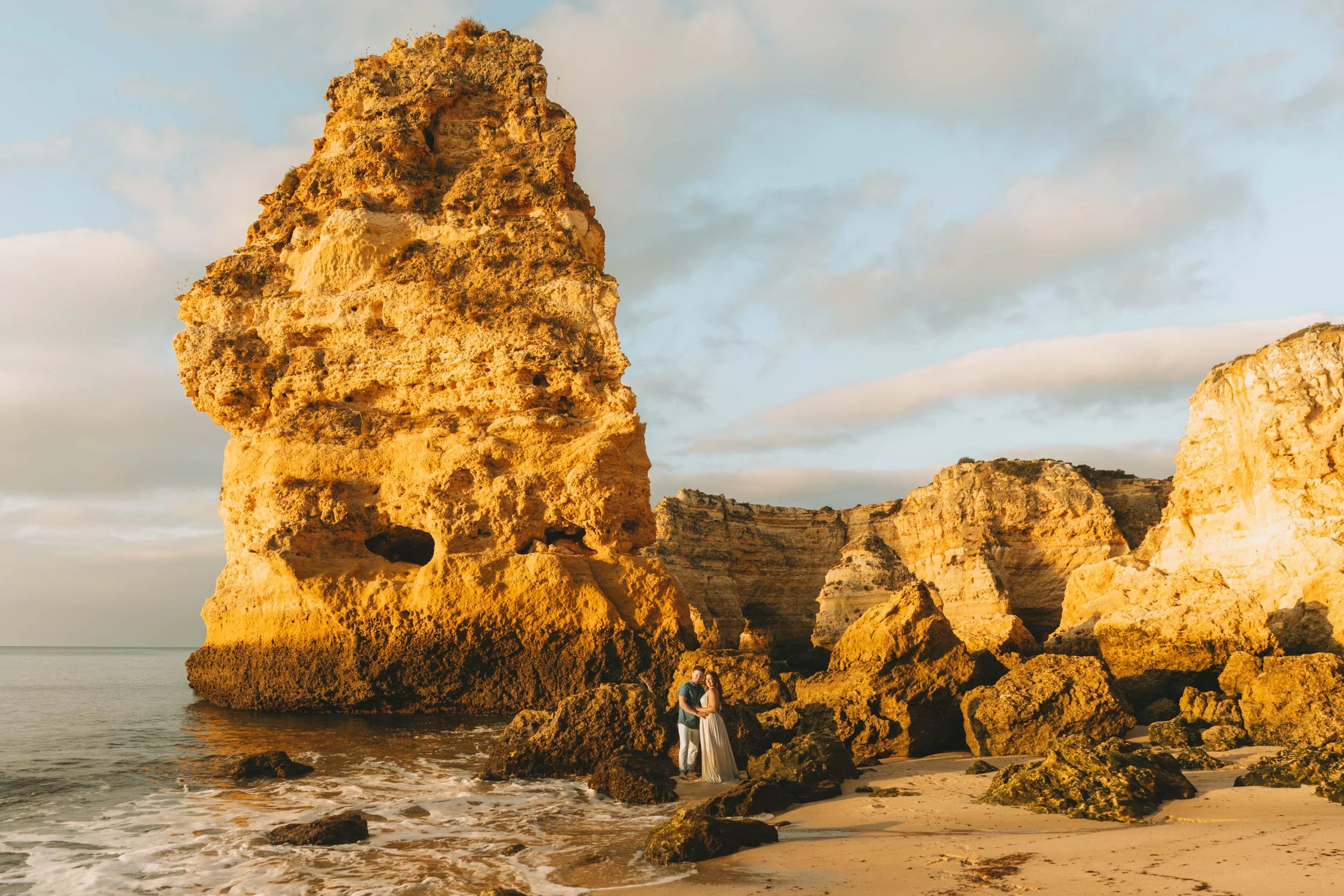 Couple photoshoot at Praia da Marinha, Algarve