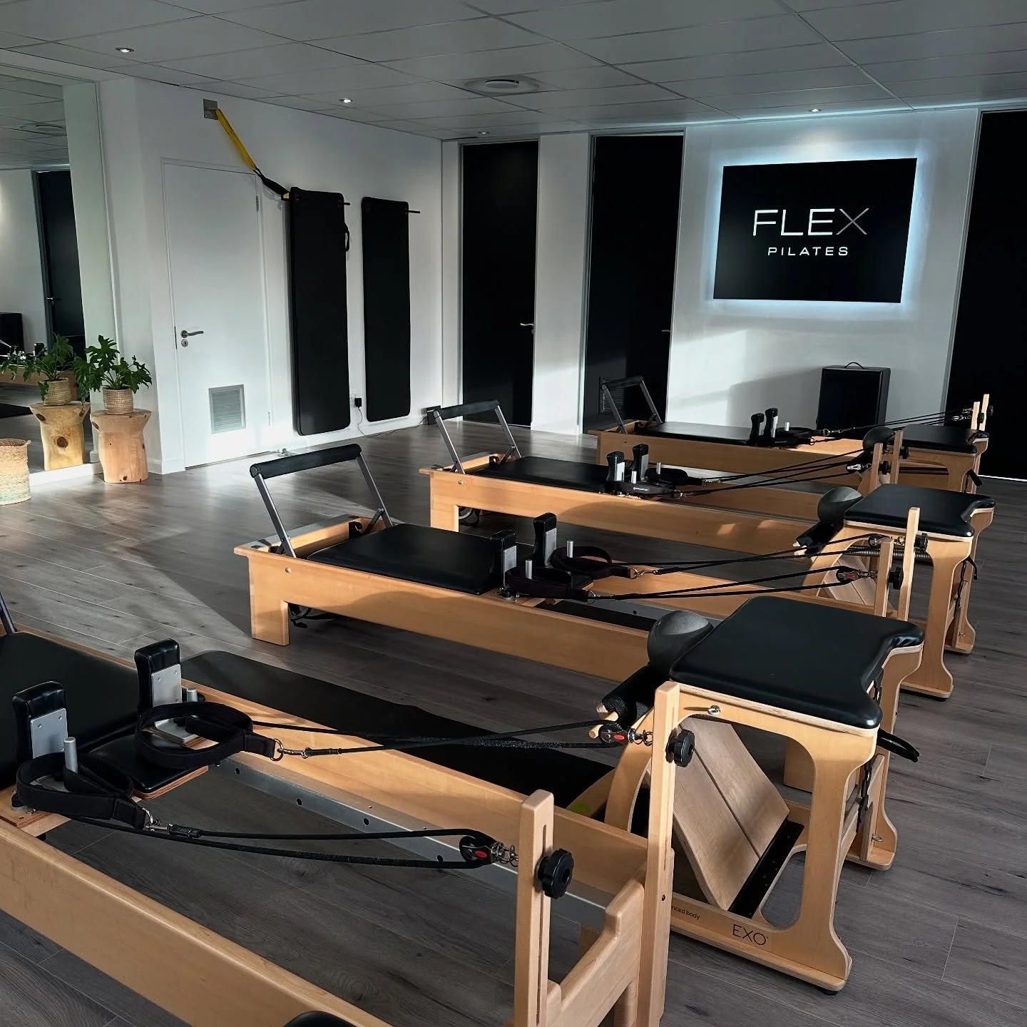 Those brief, quiet moments before class. 

🤍🤍🤍