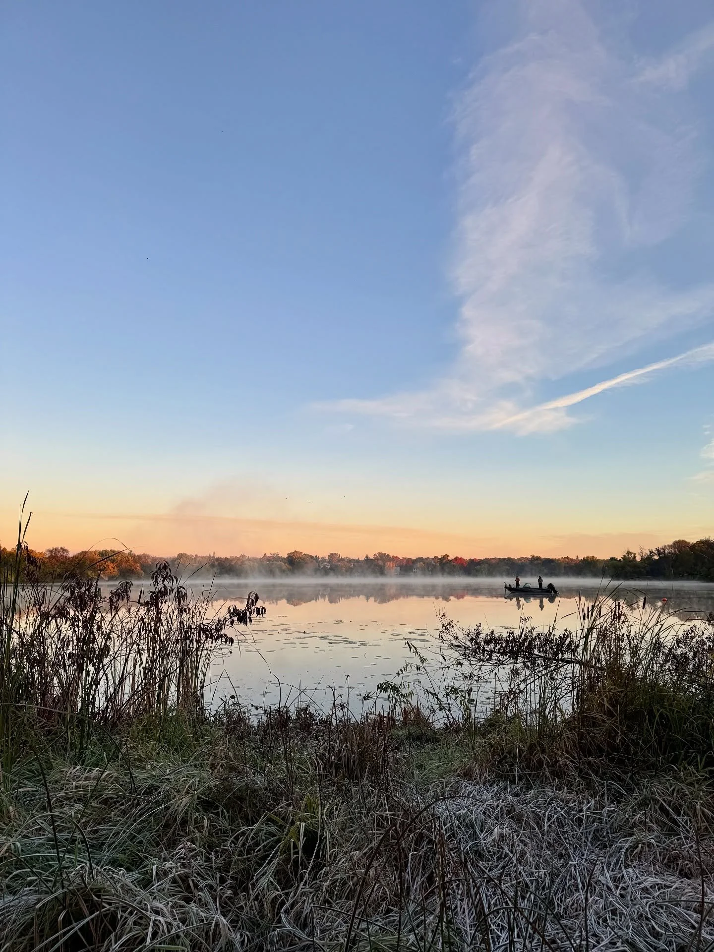 Last few weeks of fall 🍁🍂🪵💃
Nesting in MN, celebrating loved ones, walking the lakes, cooking, and as you can see lots of leaf raking.