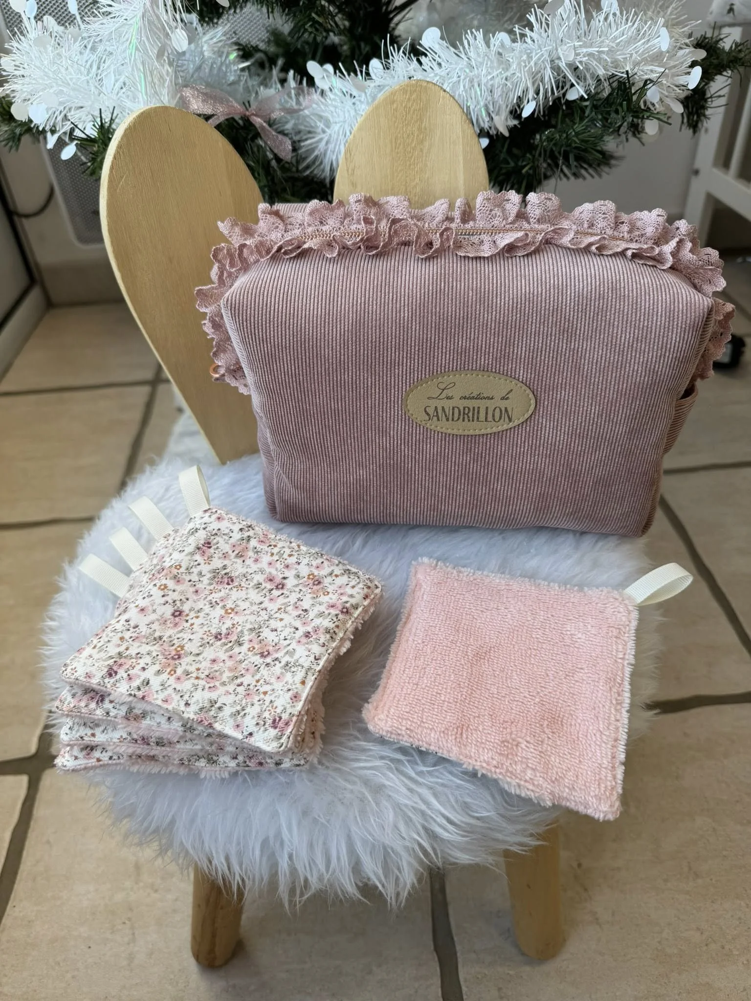 TROUSSE ET LINGETTES SUR-MESURE