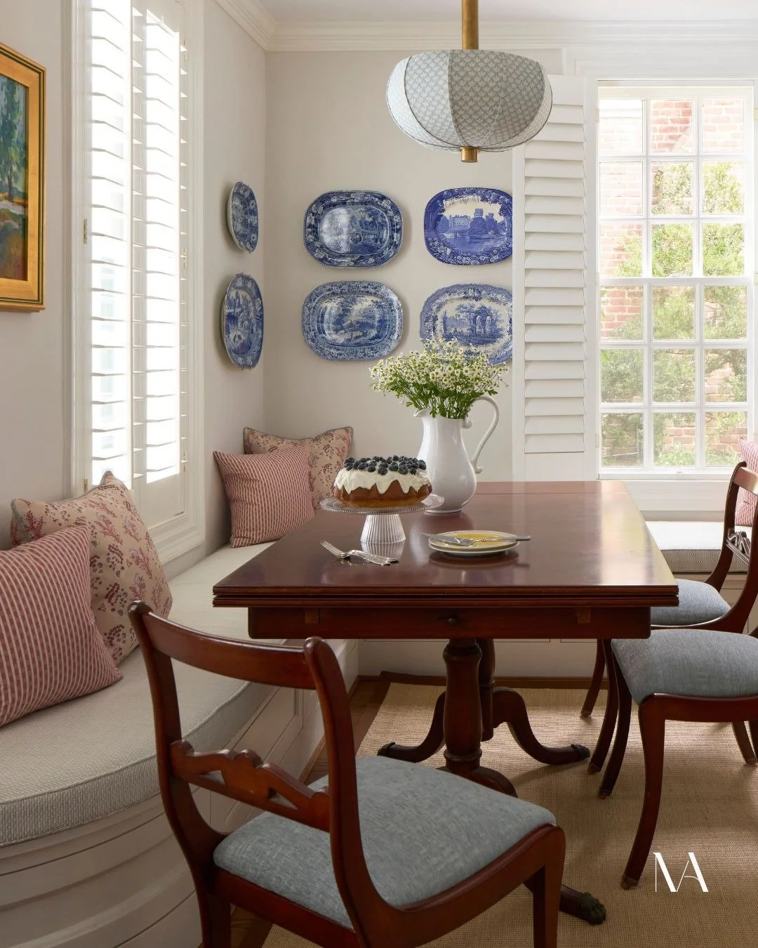 With years of experience in historic neighborhoods, we collaborate with interior designers to transform homes while preserving their original character. Every project blends modern functionality with the timeless charm that makes each house truly uni