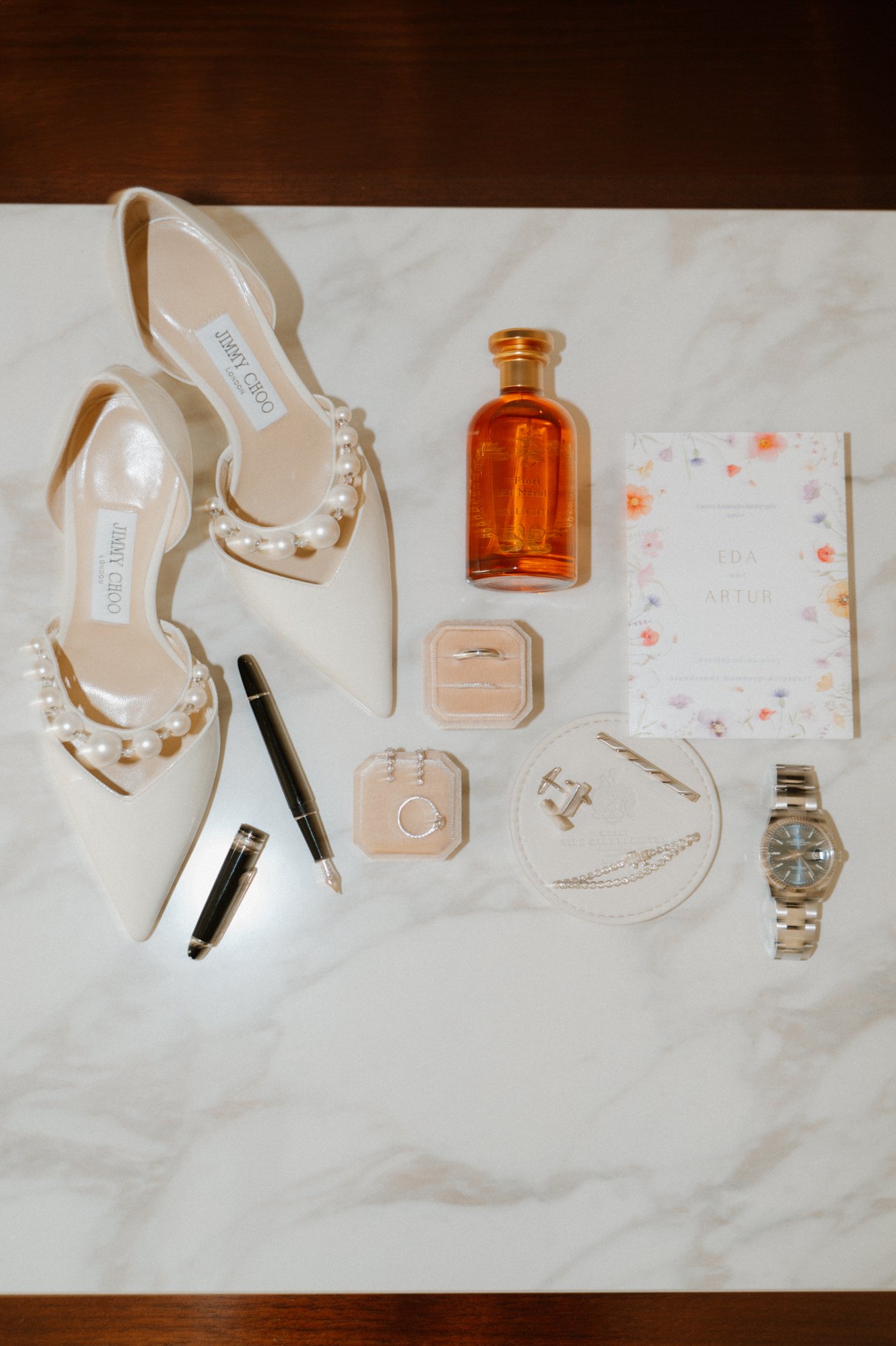 Island of Dreams digitale + analoge Hochzeitsfotografin in Hotel Vier Jahreszeiten Hamburg.jpg