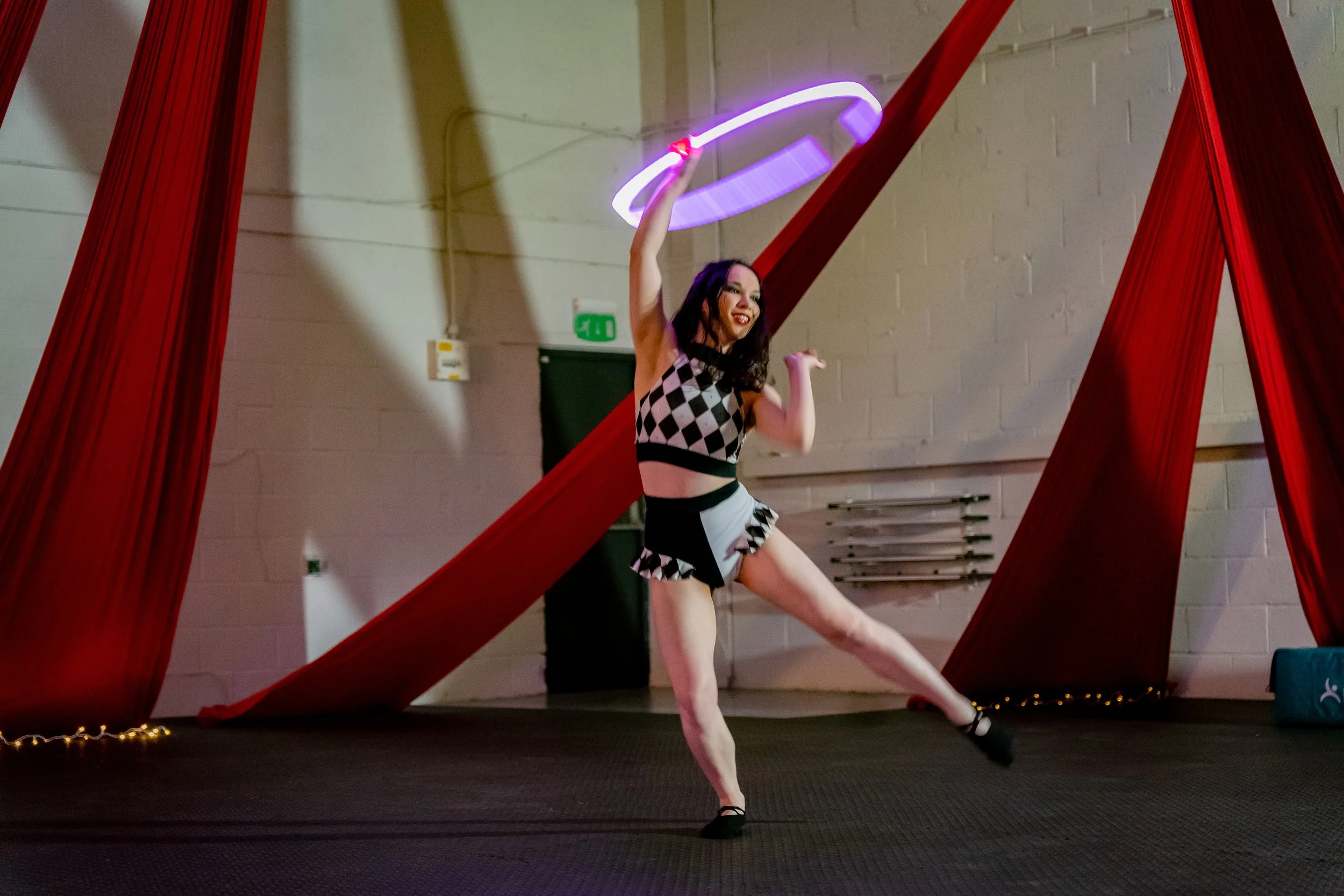 Leeds Aerial Arts showcase. Photo by @photoniti on instagram