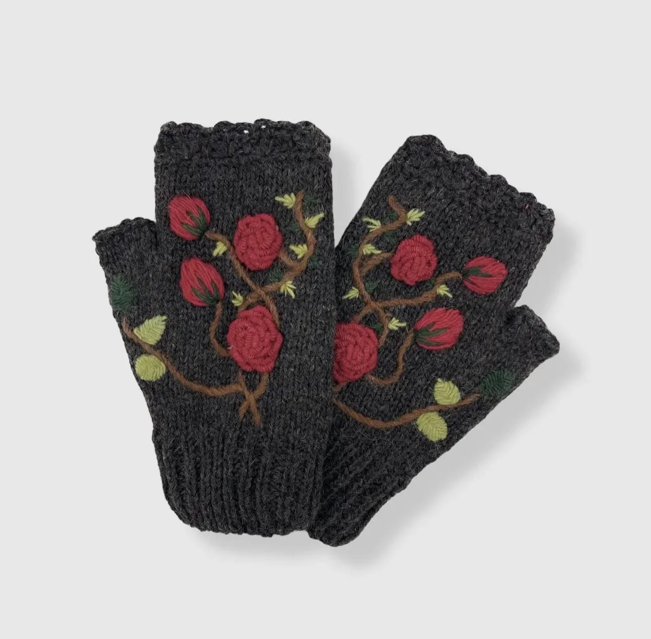 ✨NEW ✨ wool hand warmers! They are 100% Alpaca Wool! Come check them out this week! ❤️

#shopsmall #smallbuisness #eauclairewi #shoplocal