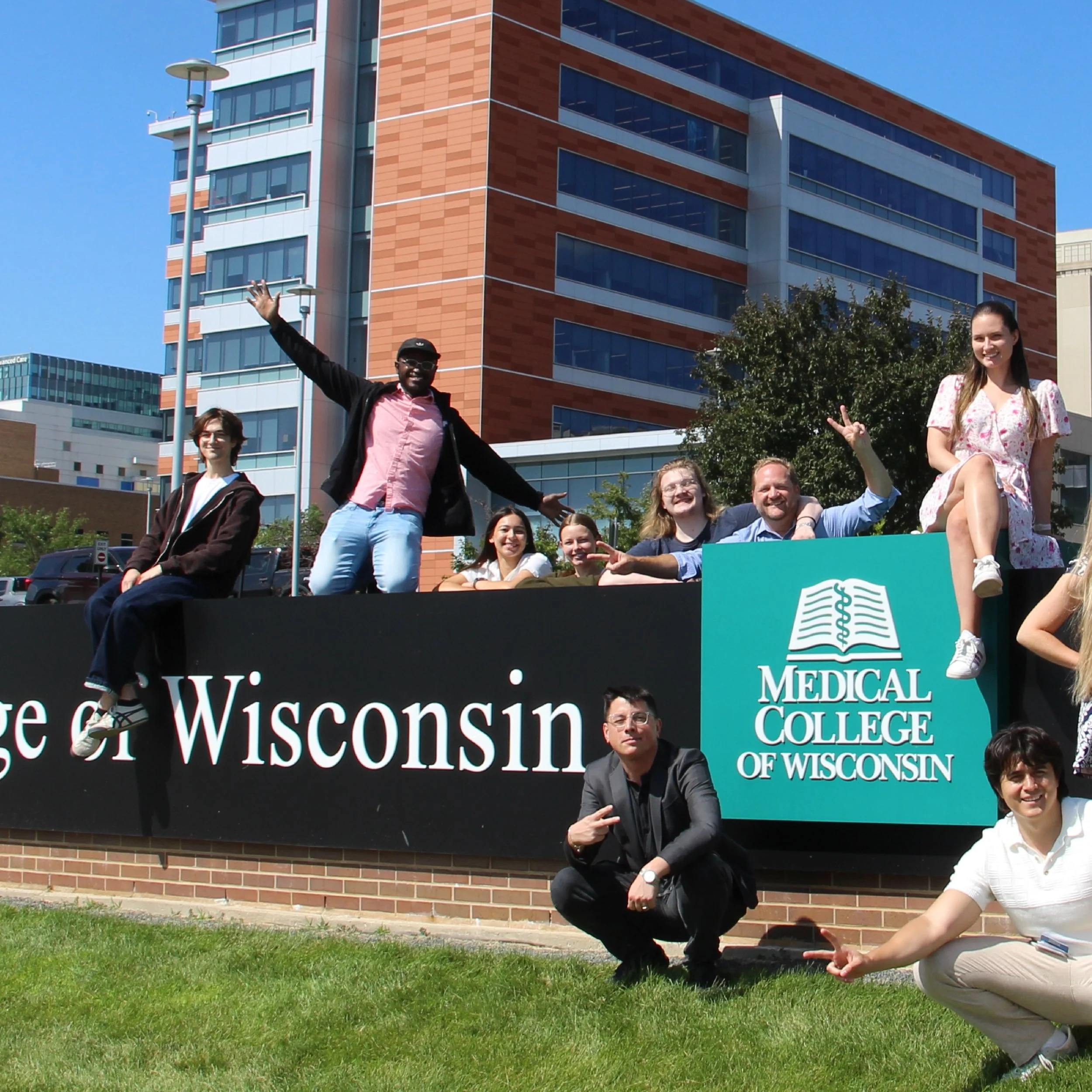 Another fun summer in the books! SPUR student Jillian and SPARCC student Sofie each trained different classifiers for prostate cancer grading and cell classification. Simrin joined us again this summer and helped with our brain cancer dataset. The bo