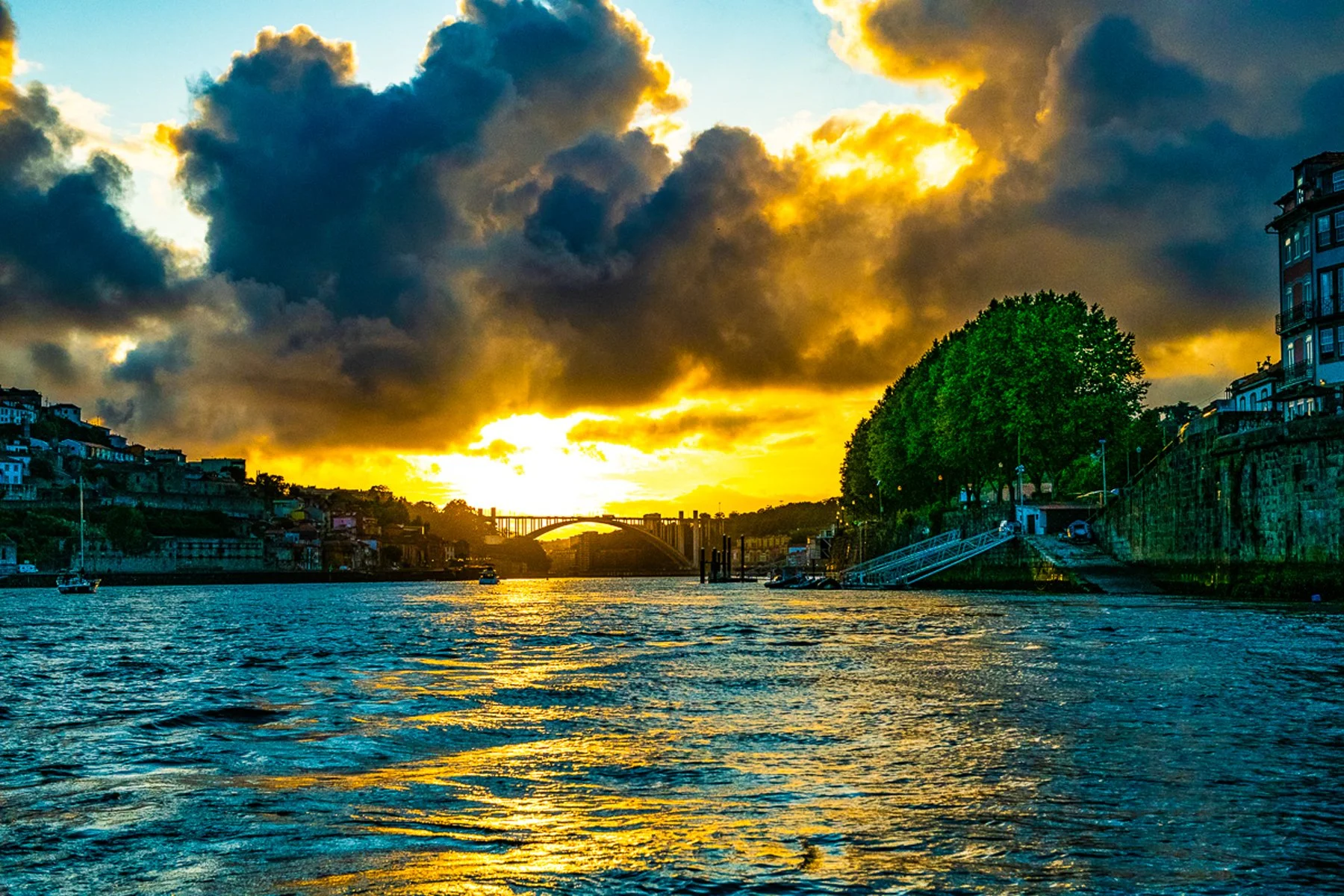 sunset_on_the_dorough_river_cropped.jpg