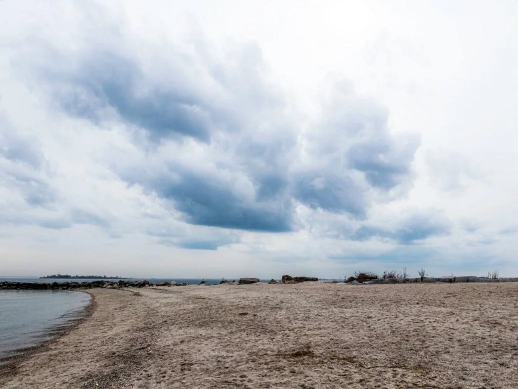 March clouds.
.
📷@catherinehartiganphotography
📍Westport, CT
.
.
.
.
.
#marchclouds #onthebeach #onthewater #cloudlovers #catherinehartiganphotography
