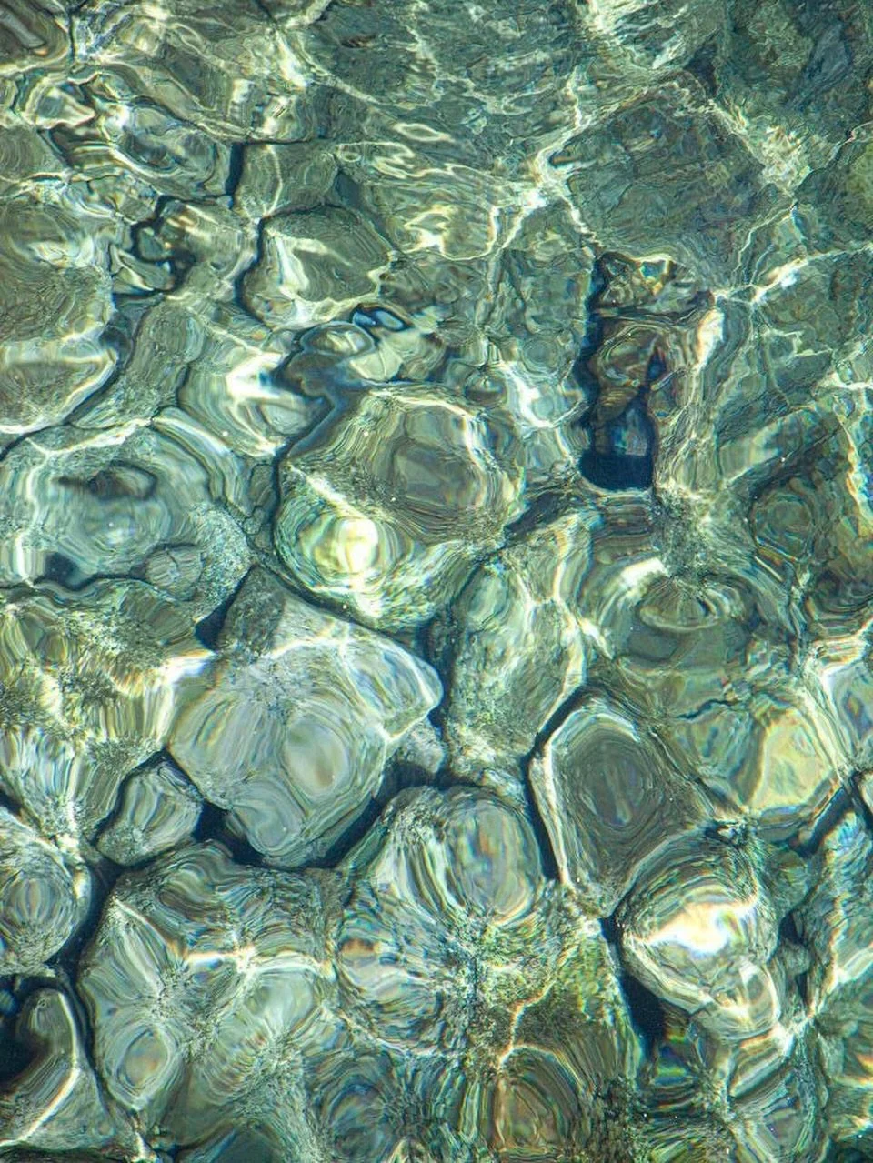 Floating in the Aegean Sea. 🌊
.
📷 @catherine_hartigan_photography
📍Santorini, Greece
.
.
. 
.
.
#floating #aegeansea #greeceislands #catherinehartiganphotography #waterphotography