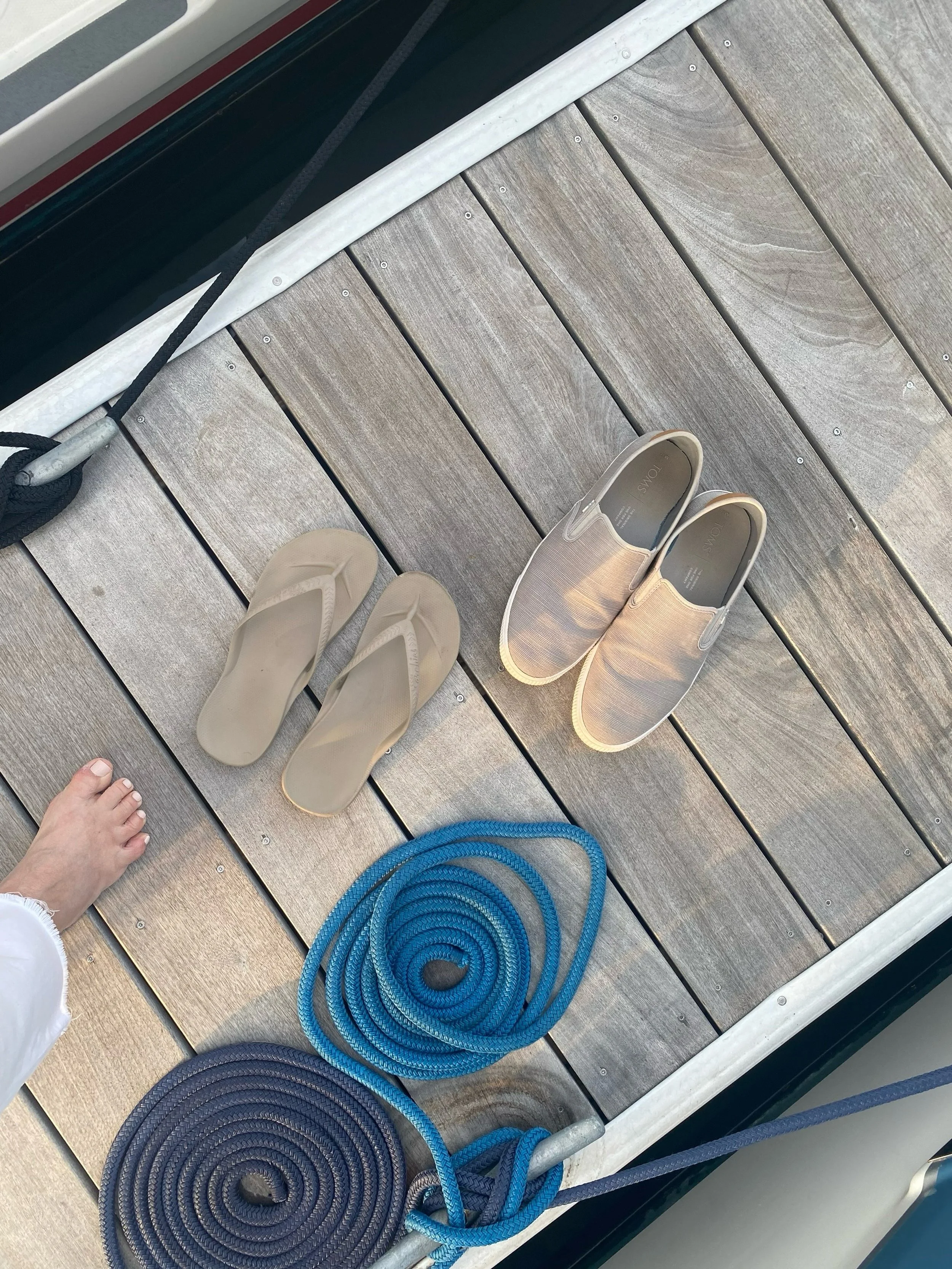 Summer is better from the dock. 🌊
.
📷 @catherine_hartigan_photography
📍Long Island Sound, CT
.
.
. 
.
.
#coastal_collection #coastalvibes #onthewater #waterphotography📷 #catherinehartiganphotography