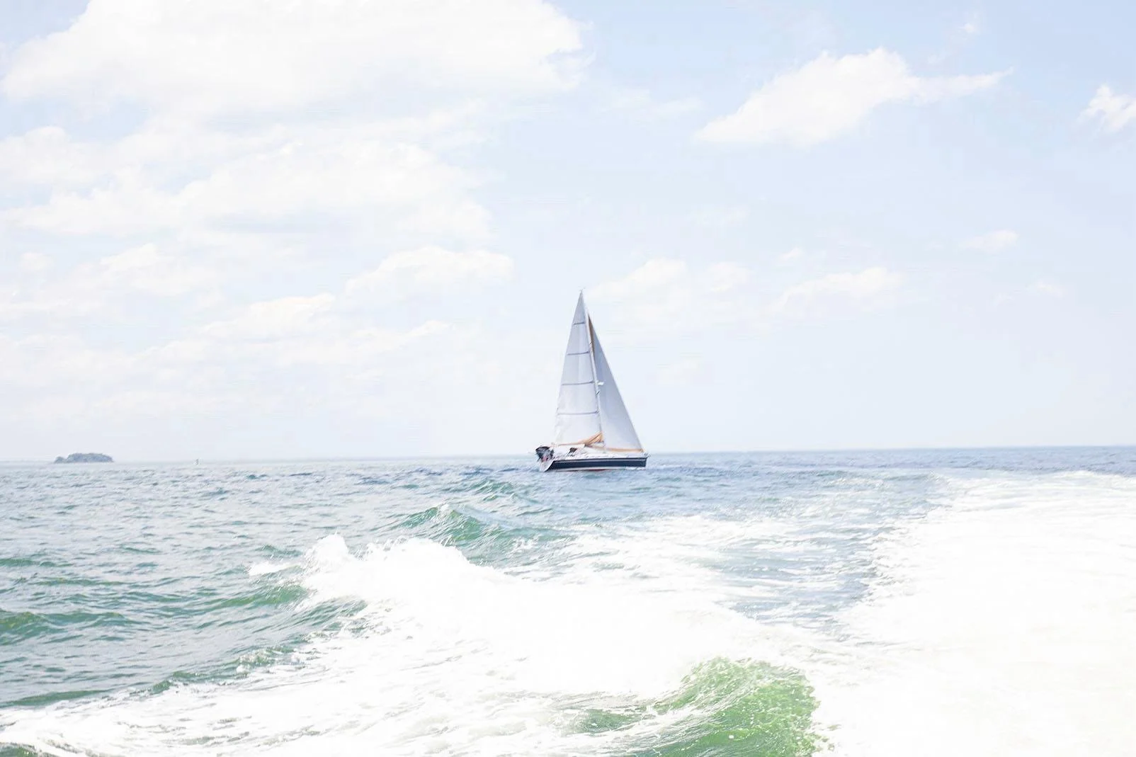 Last weekend on the water&hellip; manual settings to create this very painterly image.
.
📷 @catherine_hartigan_photography
📍Long Island Sound, CT