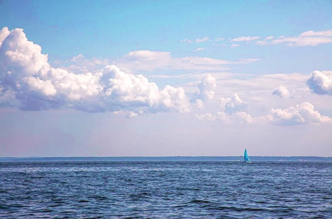Blue on blue.  Weekend snaps. 
.
📷 @catherine_hartigan_photography
📍Long Island Sound
.
.
.