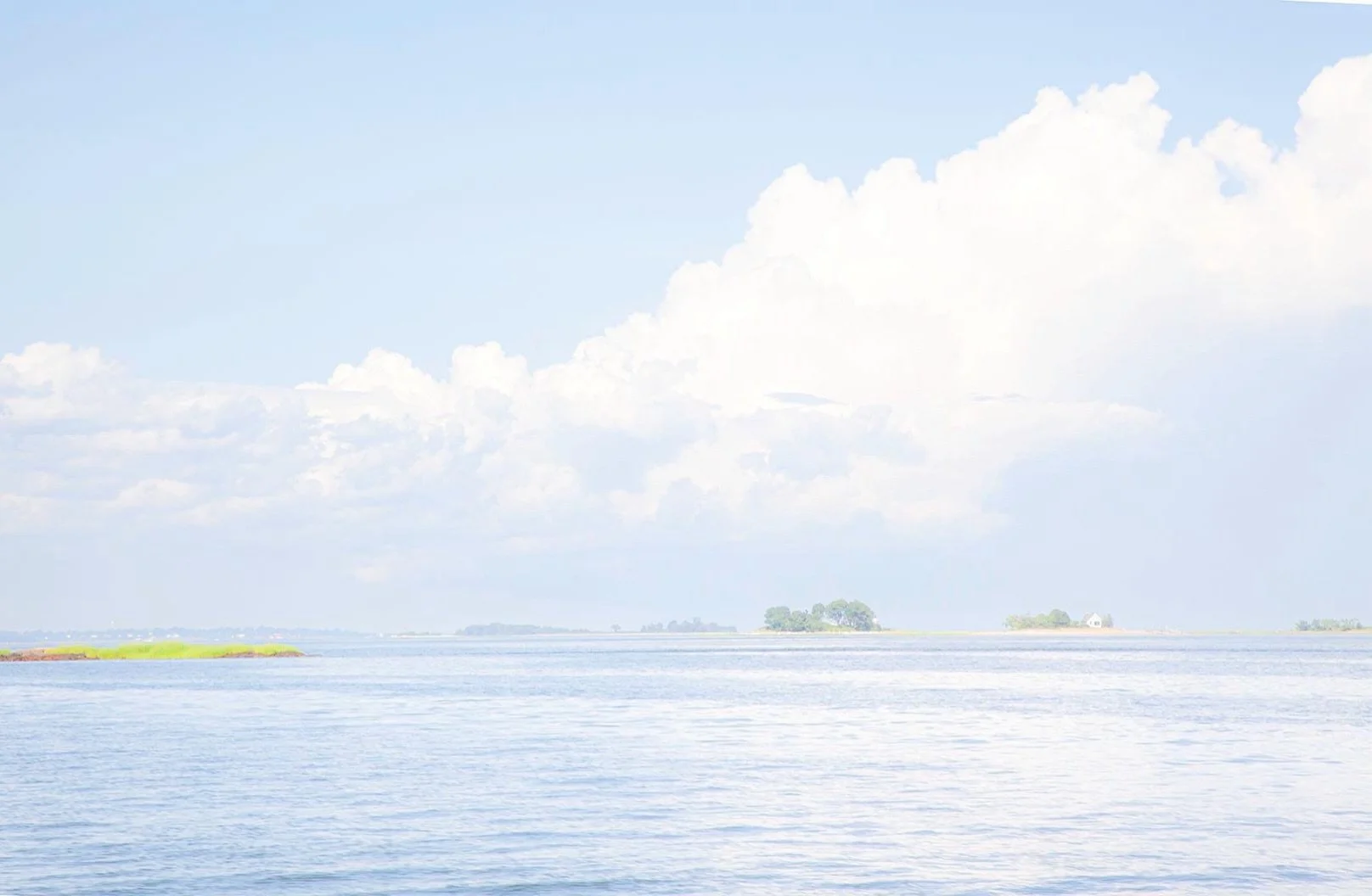On our way back. A watercolor kind of moment.
.
📷 @catherine_hartigan_photography
📍Long Island Sound, CT
.
.
.
#waterandland #boatlife #peacefulplaces #coastalmoments #waterphotographer