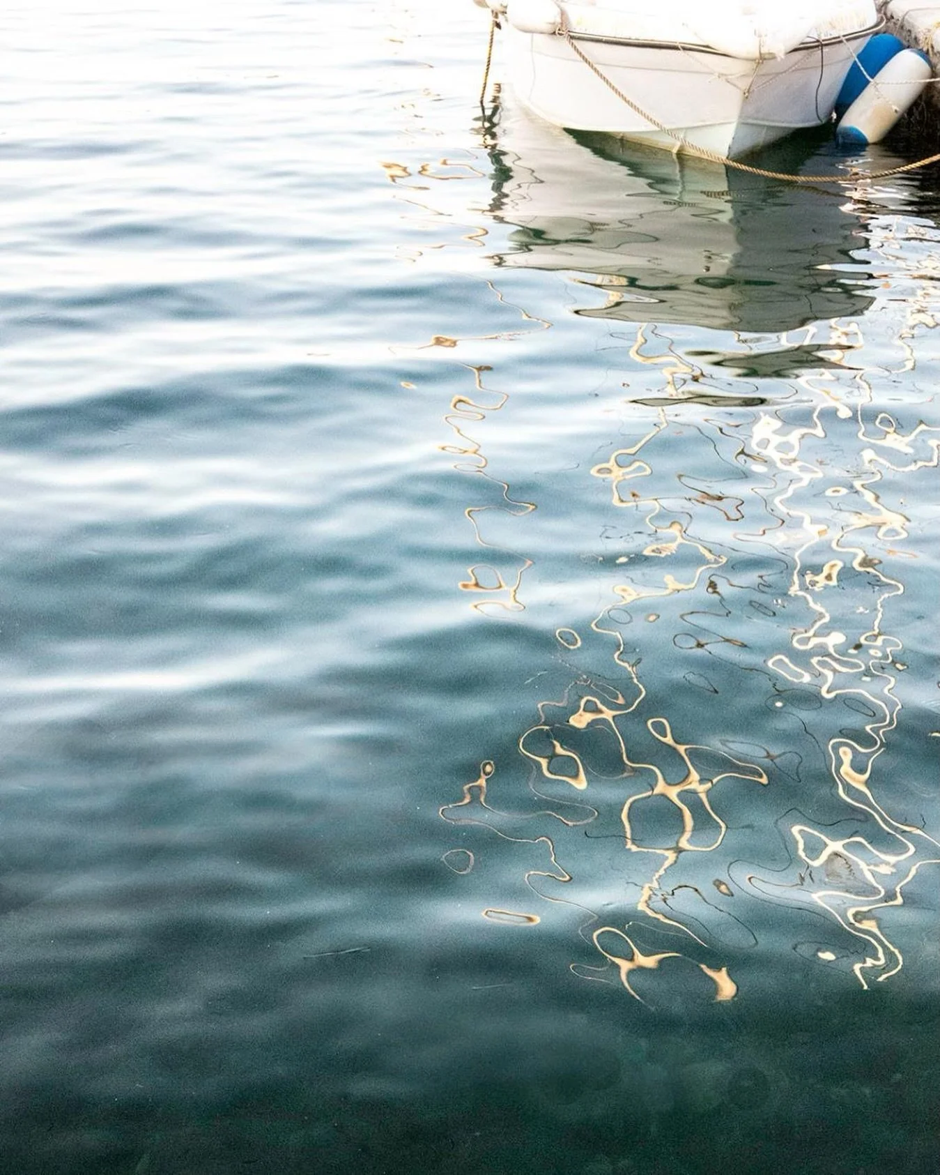 Paros, in reflection. 💙
.
📷 @catherine_hartigan_photography
📍Paros, Greece 
.
.
.
.
.
#parosisland #ageansea #waterphotography📷 #onthewater #greekstyle