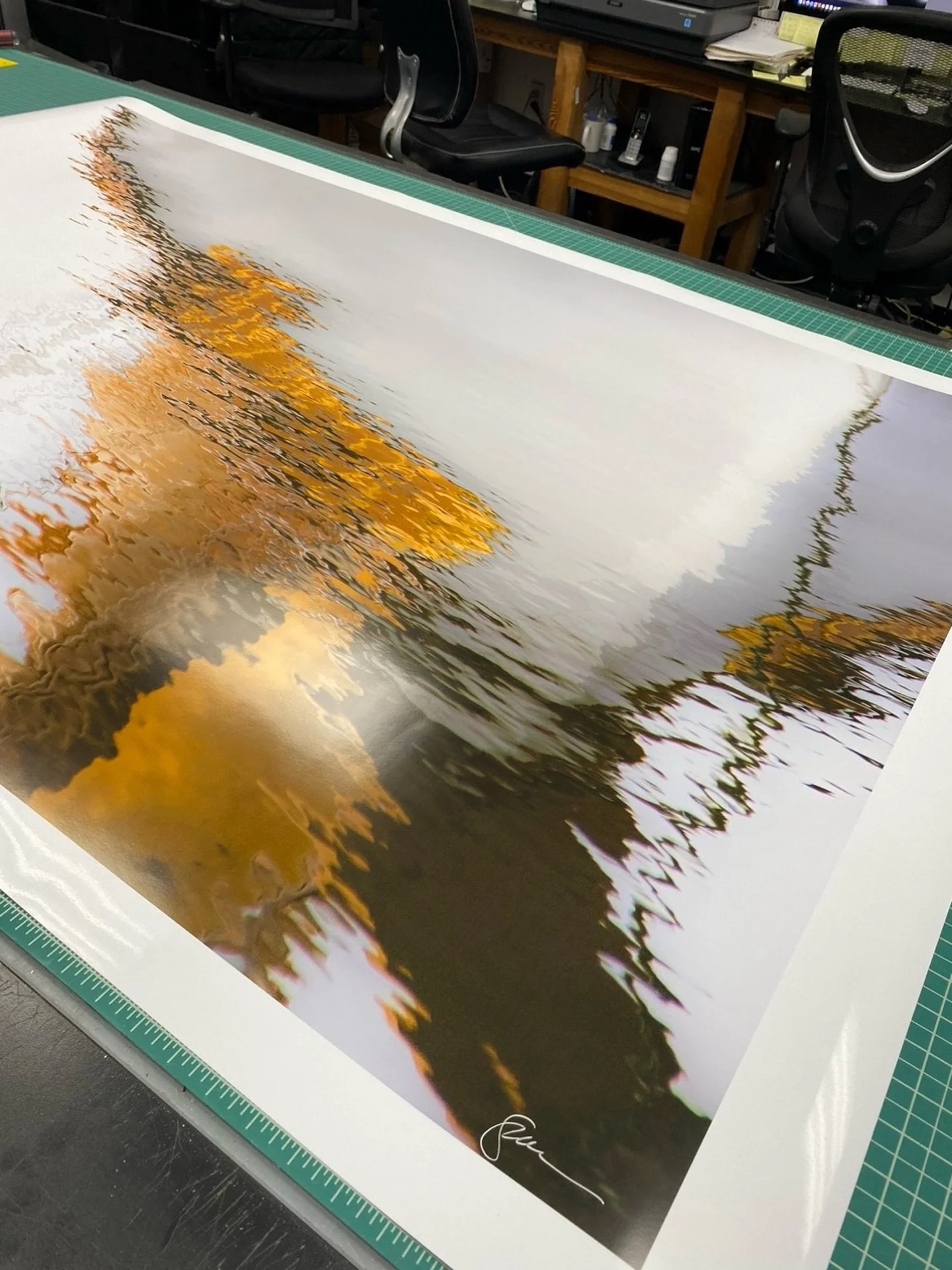Love the color and feel of a big print&hellip; so many framing possibilities!
.
&ldquo;Watch Hill Gold&rdquo; 40x60
📷 @catherine_hartigan_photography
📍Watch Hill, Rhode Island

.
.
.
.
.
#gold #watchhill #waterabstract #fineartphotography #largesca