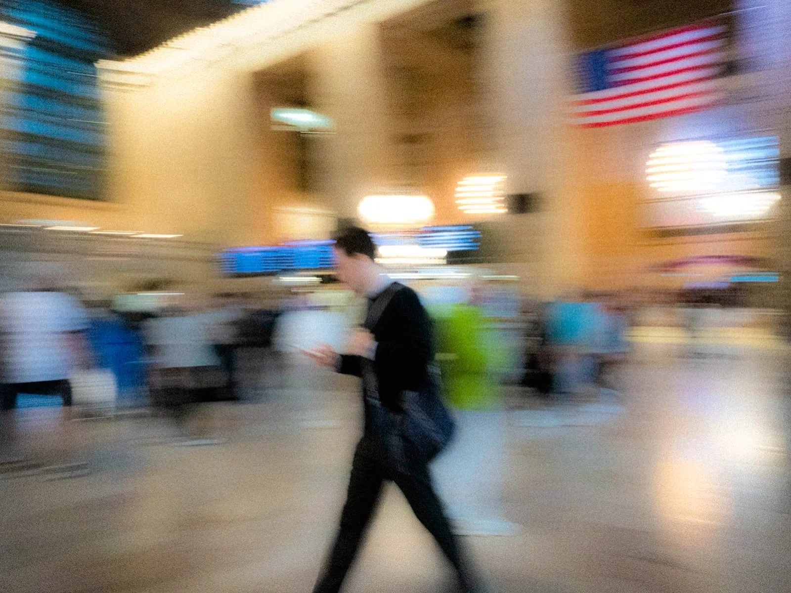9 to 5
.
City Scenes 
📷 @catherine_hartigan_photography
📍Midtown Manhattan, NYC

.
.
.
.
.
#nyc #9to5 #cityscenes #cityphotography #nycstyle