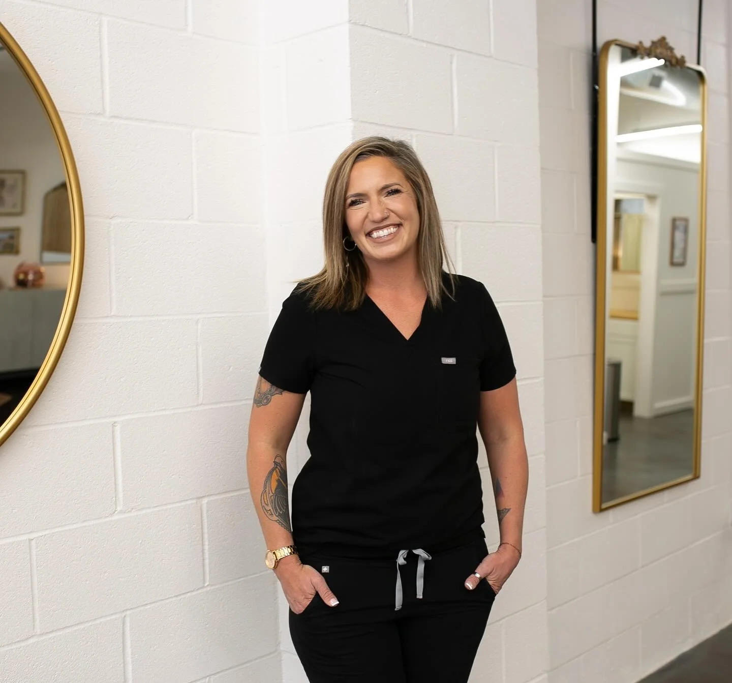Meet Kinsley! ❤️❤️

Kinsley specializes in waxing, especially Brazilian waxing! 
She also offers wellness facials! These facials are relaxing, therapeutic; and include lots of massage and aromatherapy.
 
Kinsley is warm, friendly, easy to talk to and