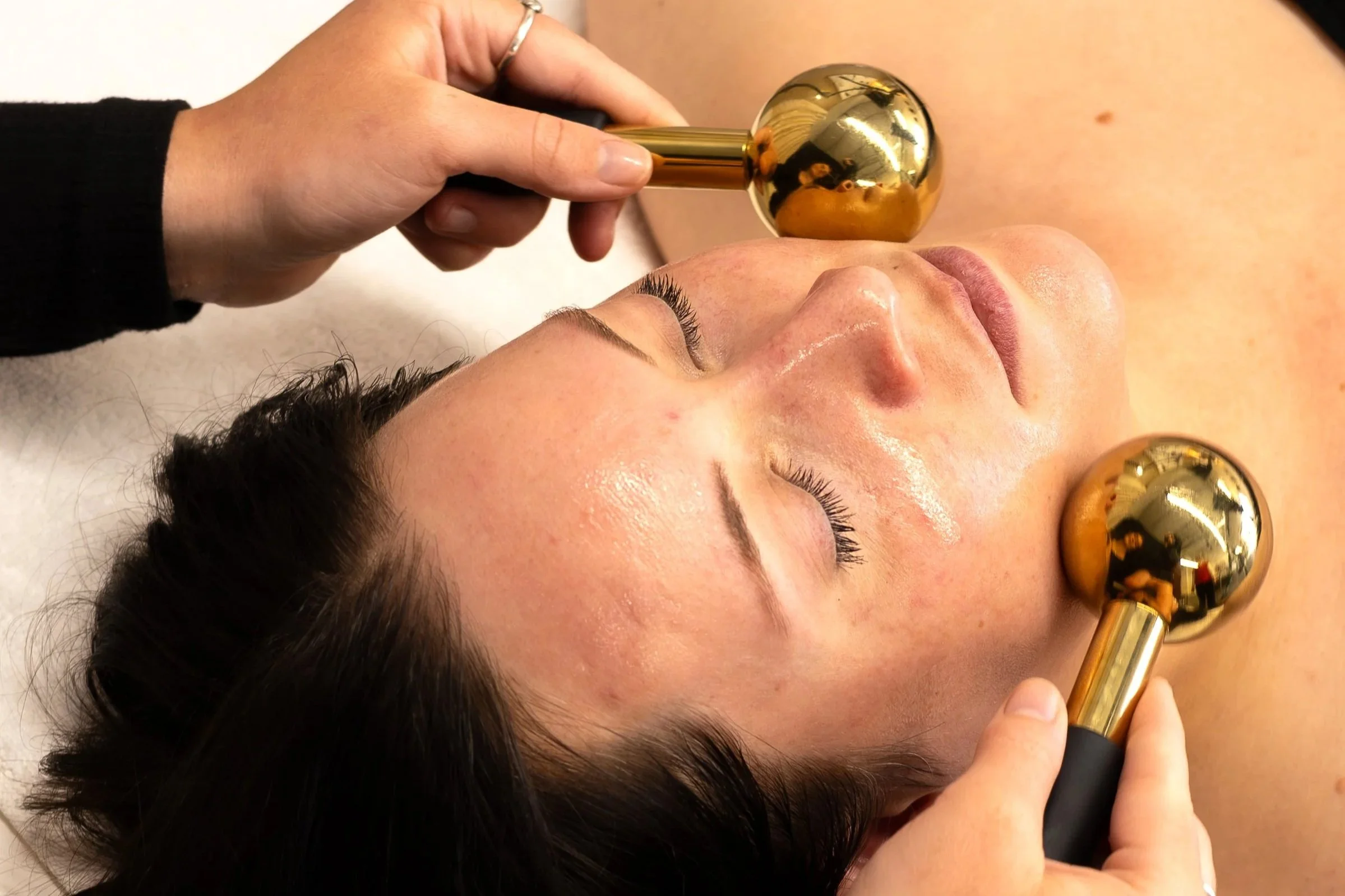 Refreshing Cold Globe Massage
