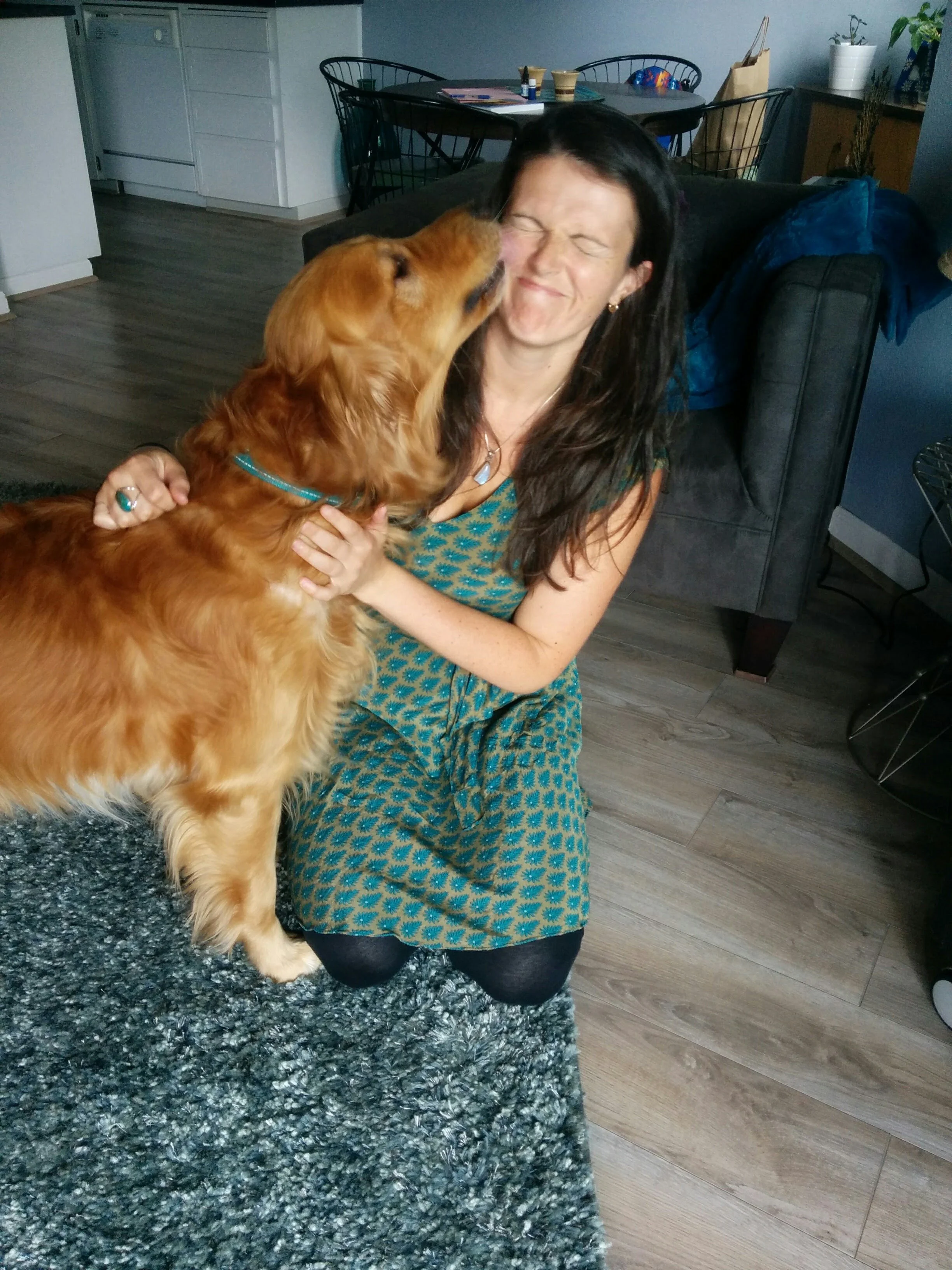 Michelle Hawk animal communicator doing an in-person home visit session in Portland Oregon