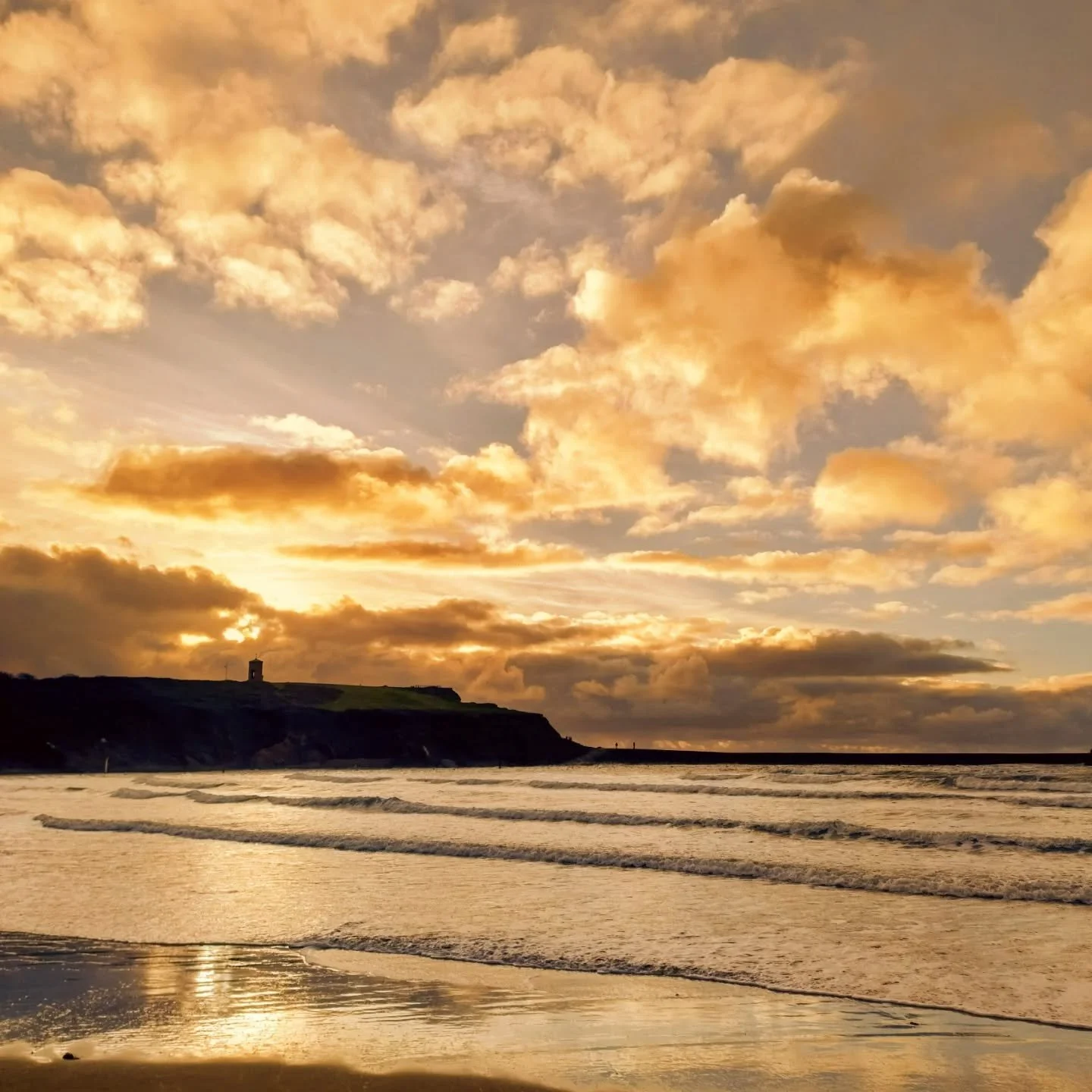 A spontaneous trip that led to an epiphany.

I've always been an adventurer...running away any chance I get. So when I wanted to spend the first day of 2026 by the sea...that's exactly what I did. But it was after an evening of walking for miles, bra