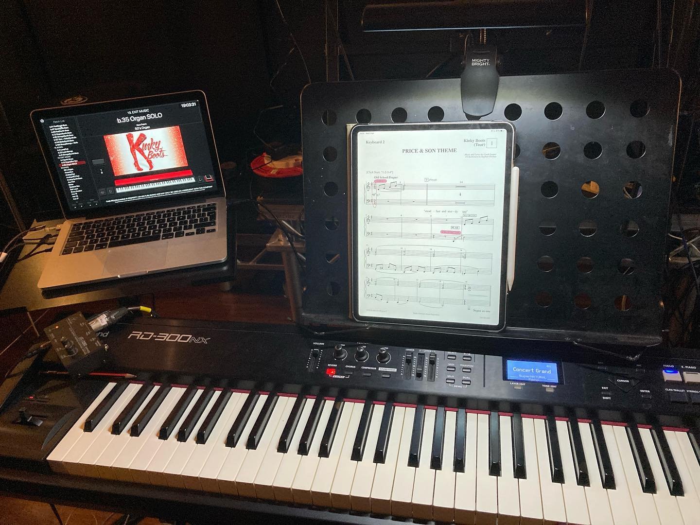 My office for the next few days π πΆπΉ#KeysIIGetsAllTheBestCues @thecorecorby @rutlandmusicaltheatre
