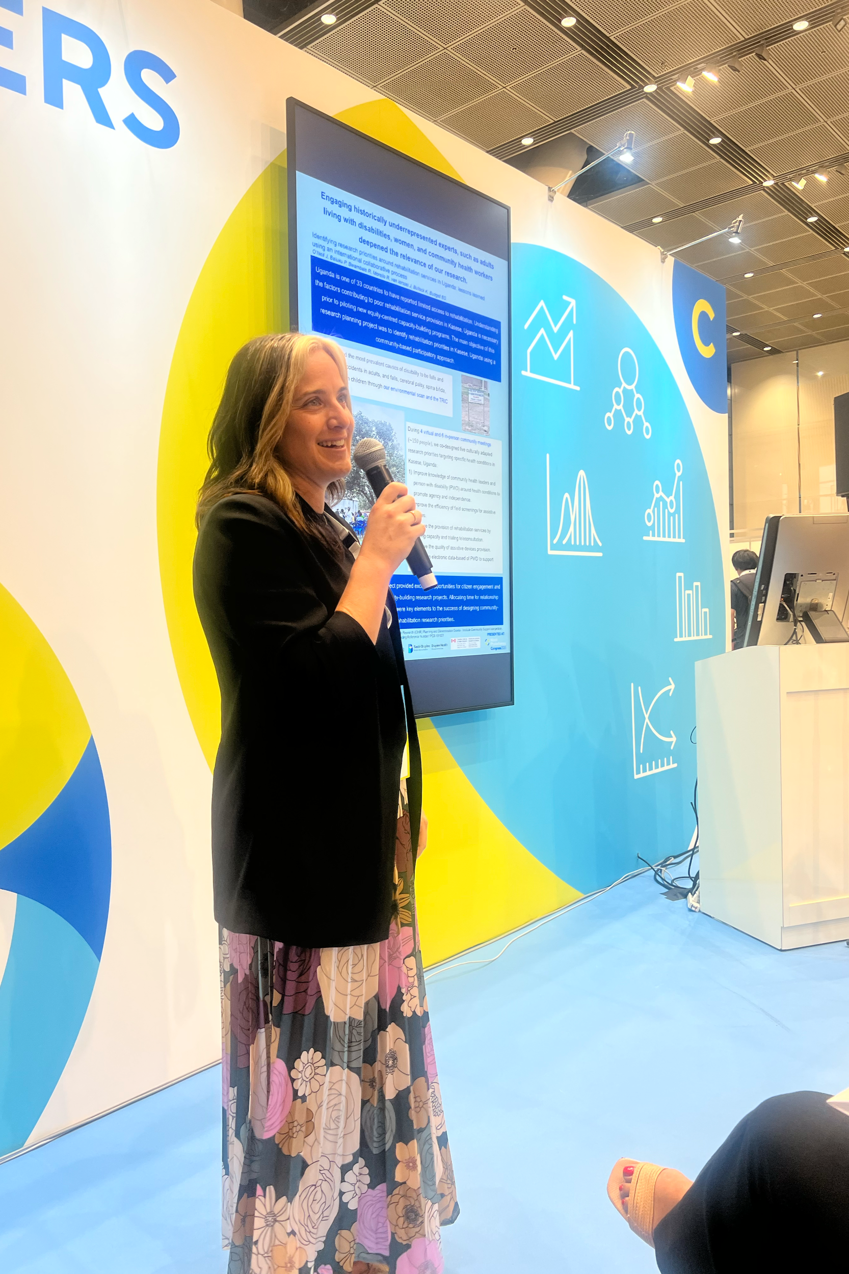 Dr. Jennifer O'Neil presenting at the 2025 World Physiotherapy Congress in Japan