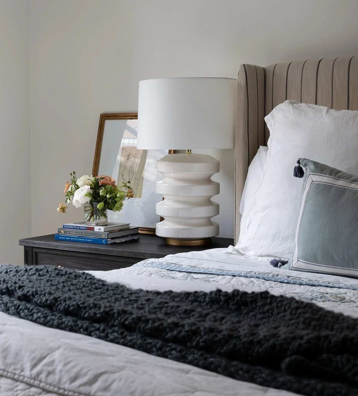 Two things (of many) that  I love to layer - 
bedding and art on nightstands.

📸 @heather_ison 

#interiordesign #bedroomstyling #artofhome #nightstandstyling #artandinteriors #inpersondesign #virtualinteriordesign