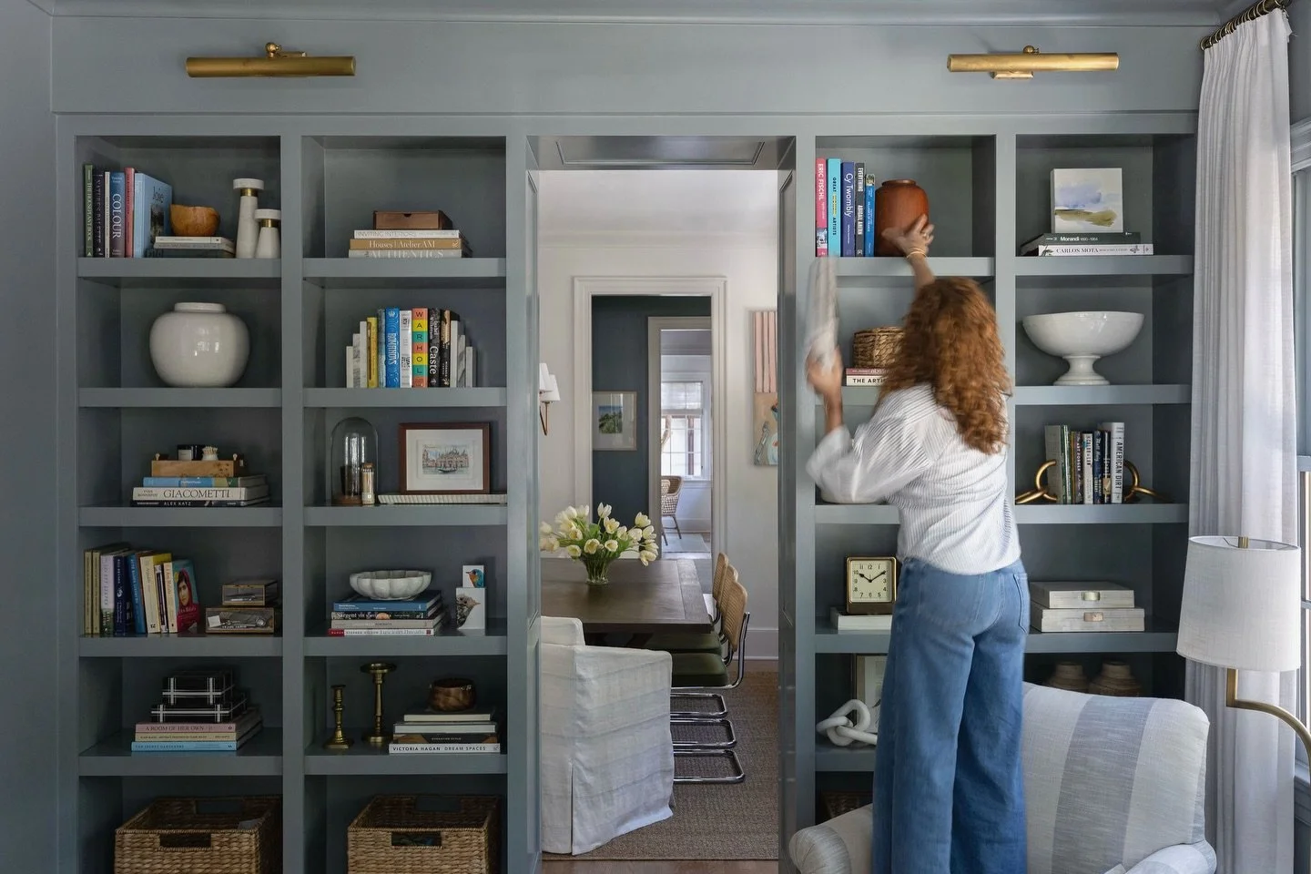 From the big picture to the smallest moments.
Every detail matters. 🤍
📸 @heather_ison 
#DesignProcess #InteriorStyling #ArtfulInteriors LayeredLiving ThoughtfulDesign InteriorDetails DesignerLife LaurenBolshakov CozyIsOurLoveLanguage