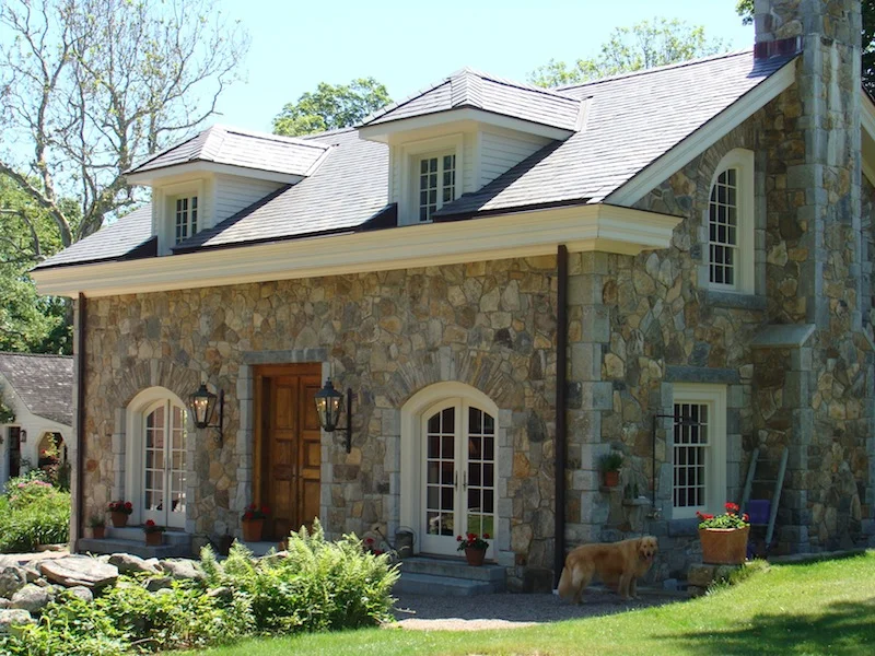 The stone dictates a gold beige, blue grey and violet gray as a possible starting pallet.Photo Source