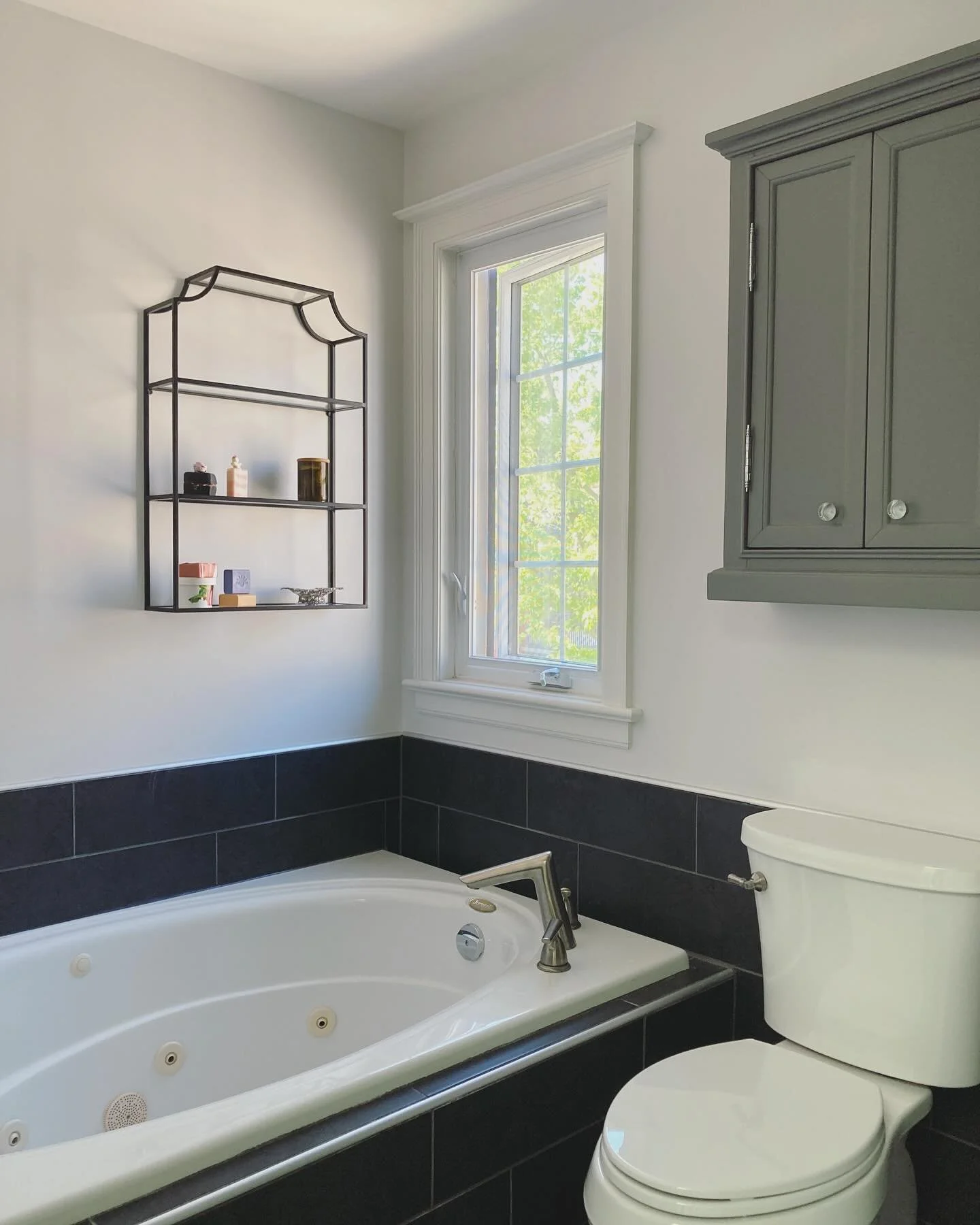 Latest SACHI bathroom design recently completed, an upgrade, with perfectly matched shower floor tiles. Beautiful project in the Glebe, great contractor and super homeowner! #sachi #bathroominspo #bathroom #ottawa #ottawainteriordesign