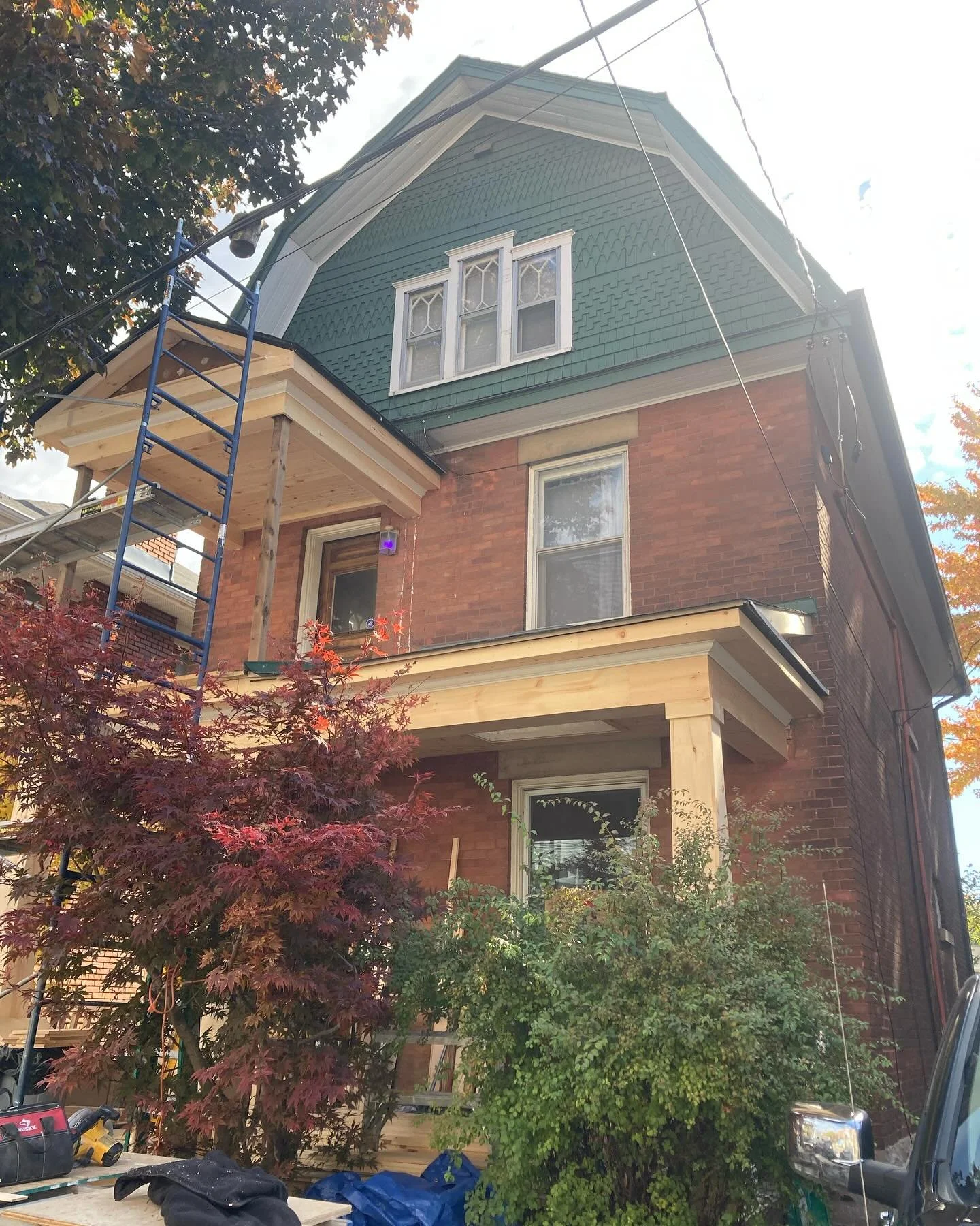 A SACHI Heller Phillips porch going up on Hopewell currently. Beautiful day for it. #sachi #ottawadesign #ottawa #porches #hellerphillipsrenos