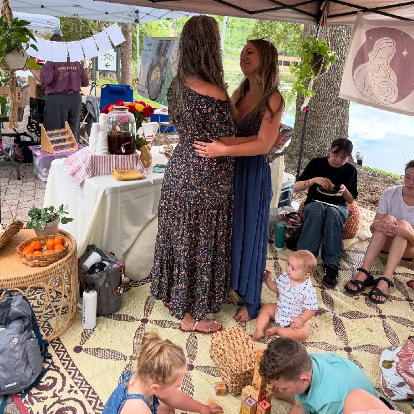 A doula&rsquo;s embrace ✨

Standing in my happy place - hugging my beloved client who will soon be birthing, standing next to little ones whose birth I served as their mother&rsquo;s doula, and representing midwives I adore. Forever grateful to all t
