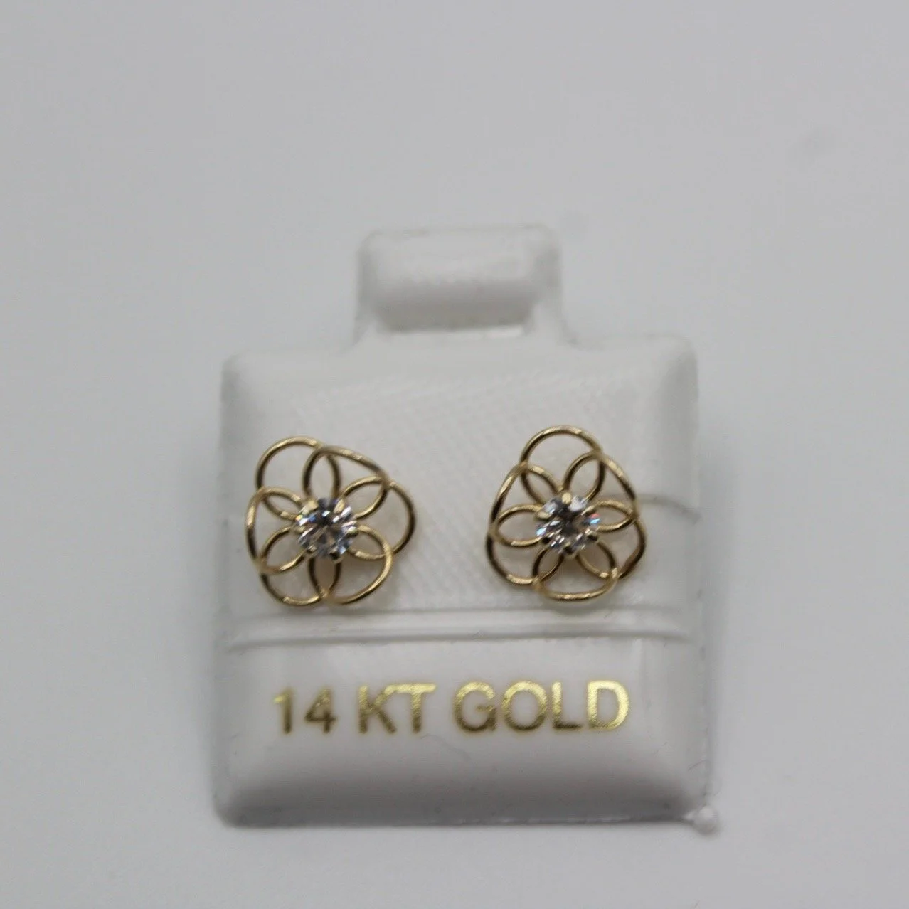 Studs earrings with  cubic zirconia stone