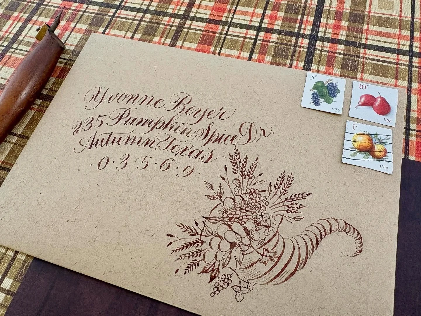 Day 14: Harvest 

🍇 🍎 🎃 🌽 Had fun doing a sort of flourished cornucopia and a fake address for my mom, moving her to Texas! Sorry mom, but it was the state with the shortest name I could think of in the moment. 😆

#thisisafakeaddress 
@papersour