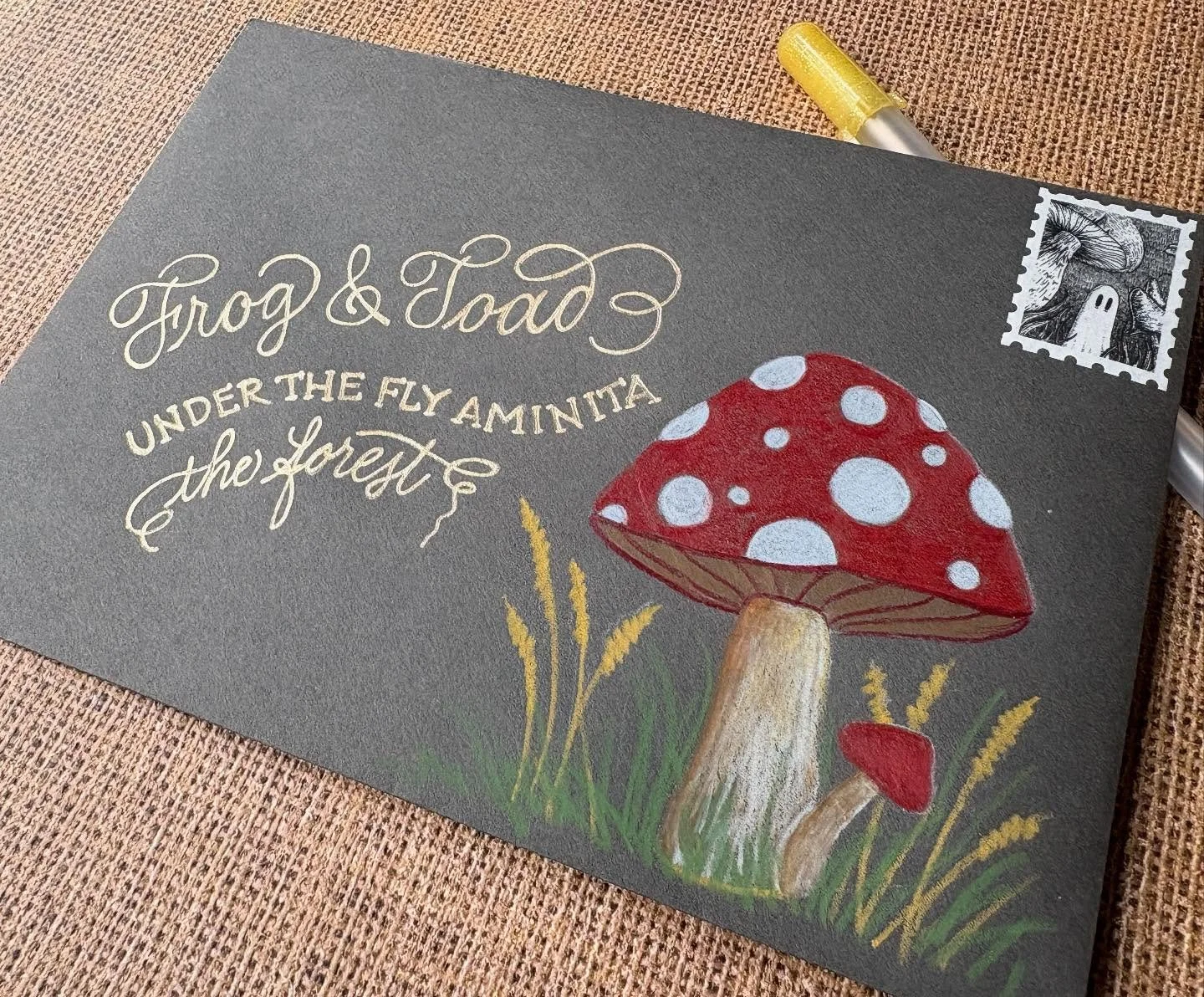 Day 25: Mushrooms ๐ 
I did a little research and found the name of the iconic red mushroom with white spots: amanita muscaria or colloquially as the fly amanita. I pulled out the old prismacolor pencils for this one plus a shimmery Gelly Roll metal