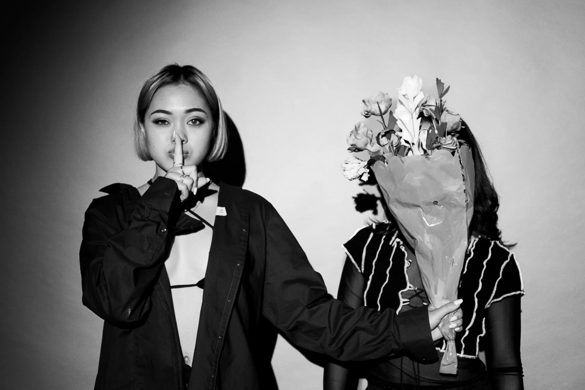 giving flowers-13.jpg