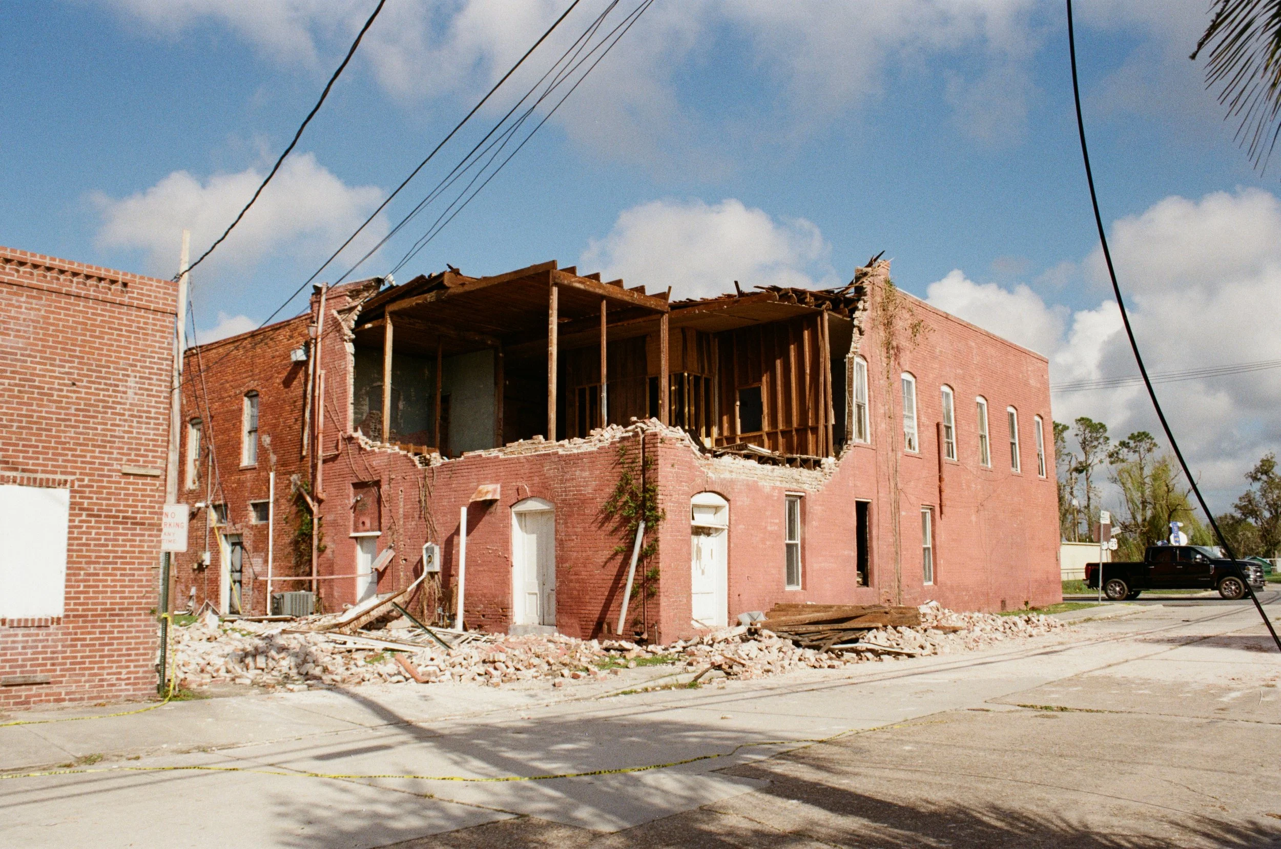 kodak_professional_ektar_100_10_22_2024_000155610034 copy.jpg