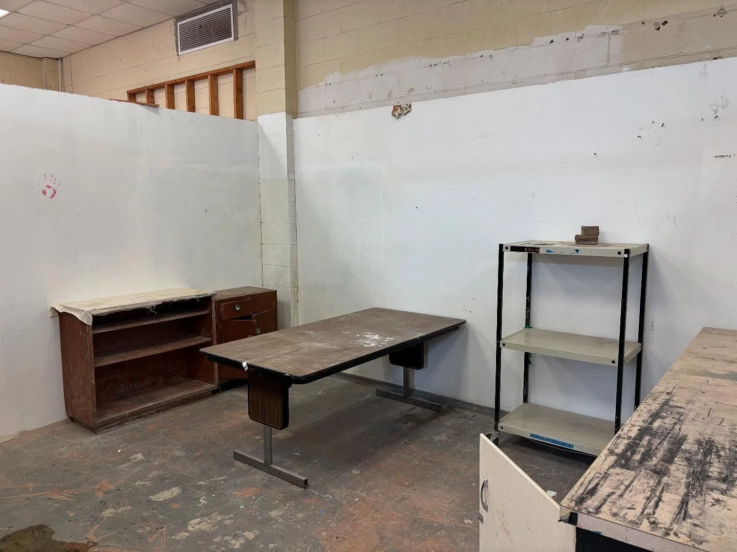 well i&rsquo;ve graduated and my studio is now in my living room! very excited to see what comes of this. stay tuned for pics of my thesis show coming soon