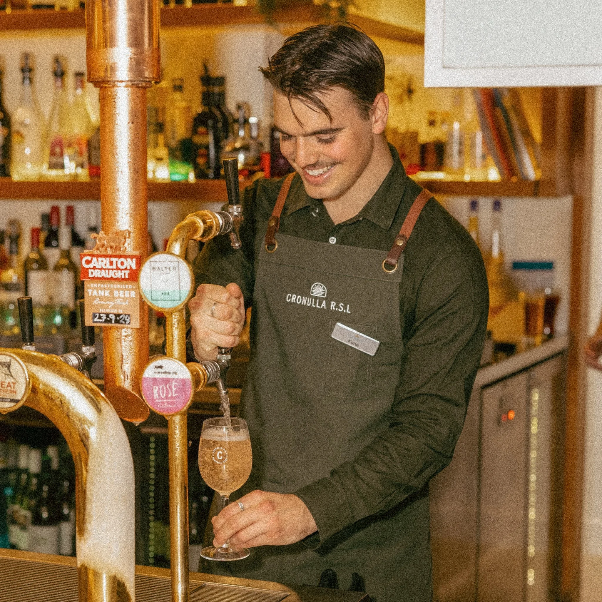 Your friends by the beach serving drinks with a smile 🌞

Members Happy Hour select drinks on offer every day 4-6pm 🍻