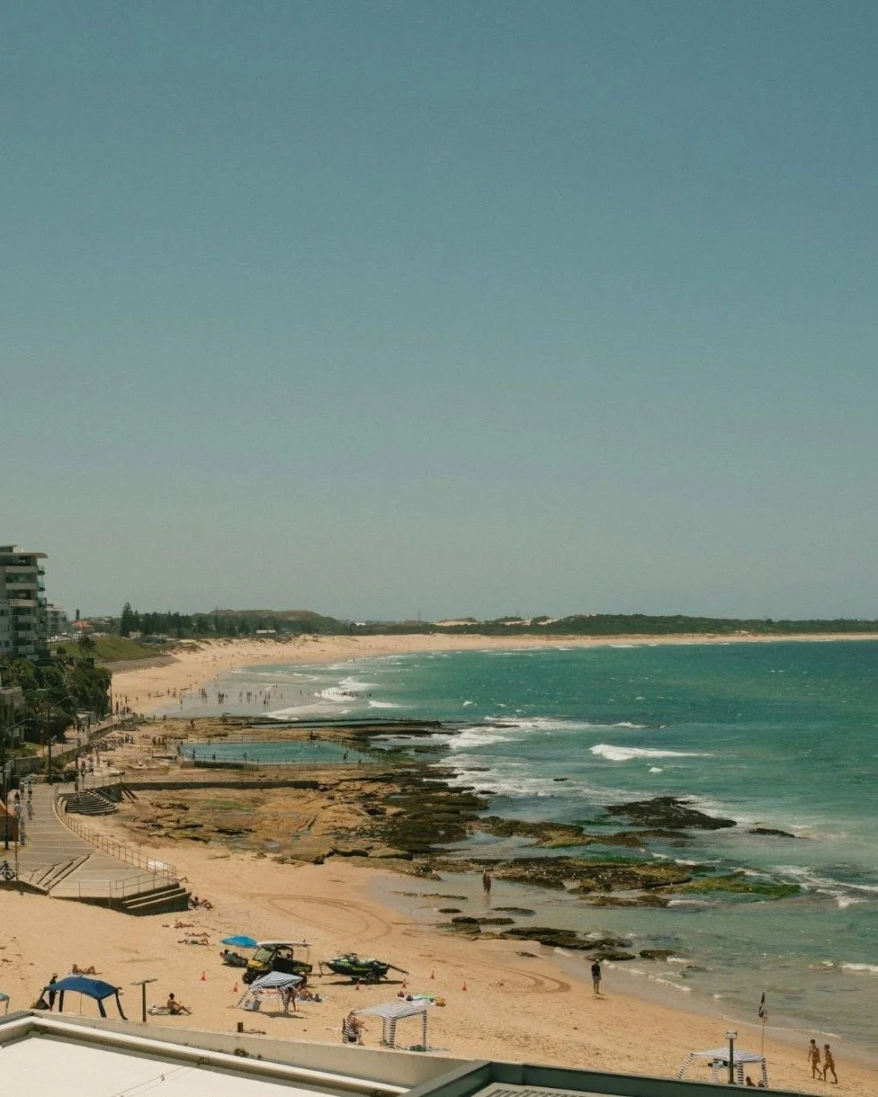 Front row seat to the views across Australia&rsquo;s Best Beach 🌊☀️

Bate Bay has officially been named Best Australian Beach for 2026 by Tourism Australia - and we&rsquo;ve got the perfect spot to take it all in.

Enjoy the best of Cronulla right h