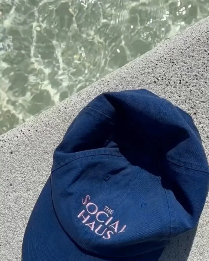 Still get excited by this one.
Identity work for @thesocialhaus_ ❤️

#playmakestudio #boldbranding #brandingstudio #socialmediabranding #graphicdesignstudio