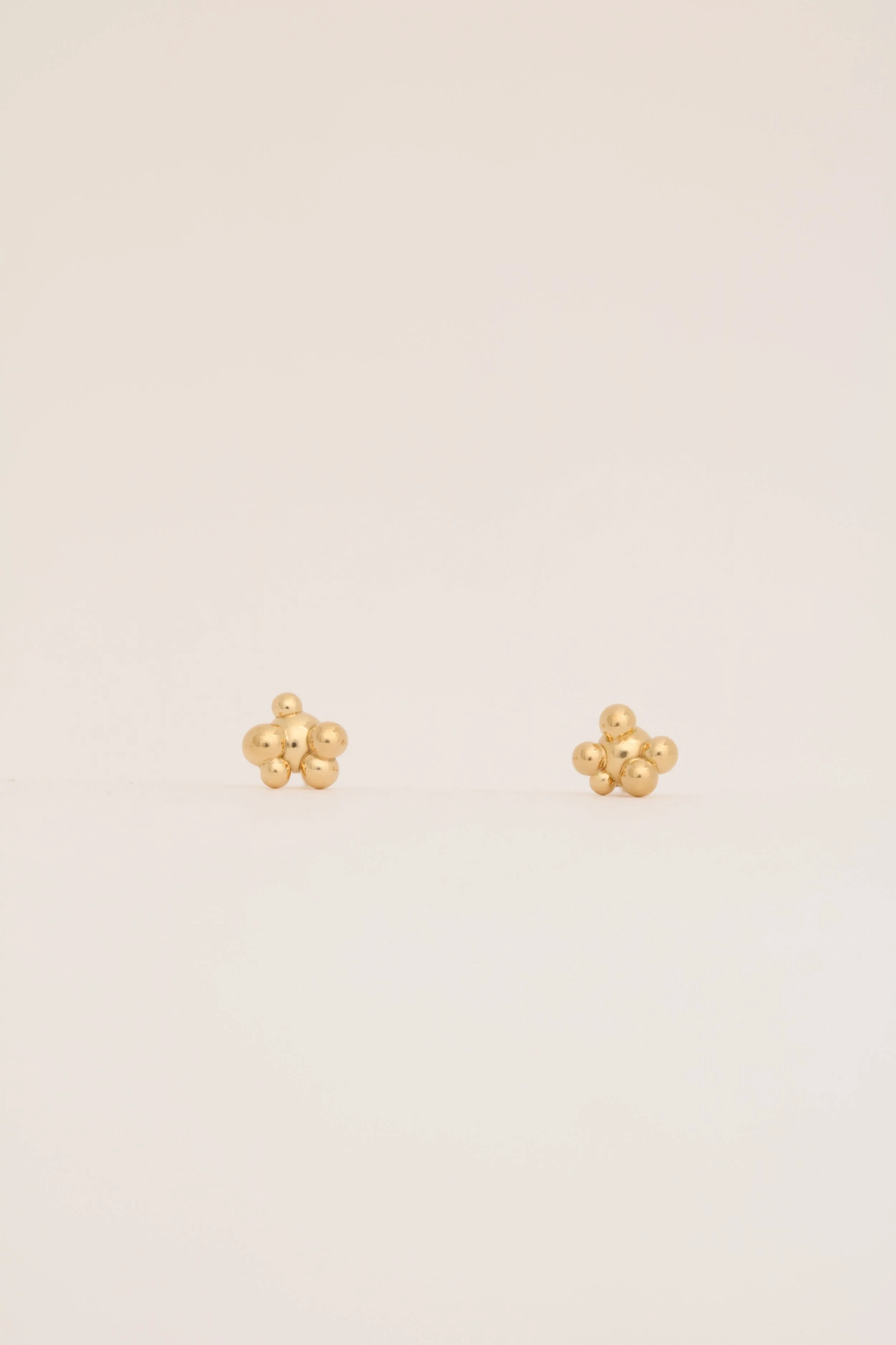 Eos Droplet Studs | 18ct Gold Earrings