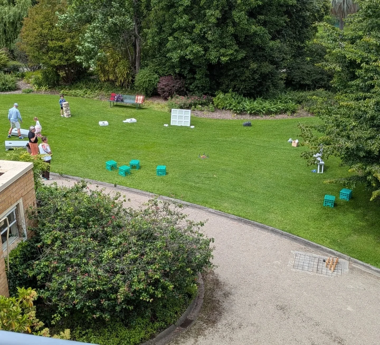 Perfect day for a garden party. Burnley gardens turned it on. Lovely sunny afternoon on the lawn with new and old friends.
Final book launch event for me and Rookie ... Time to "put the bookmark in"

Thanks to Fran from @escape_hatch_books 