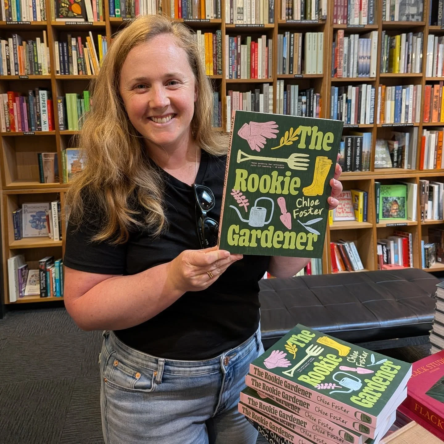 Signed copies of The Rookie Gardener can be found at The Avenue bookstore in Richmond and St Kilda!

Supporting local businesses is so important, especially right now. Head over there for a special message from your truly 

#therookiegardener #beginn