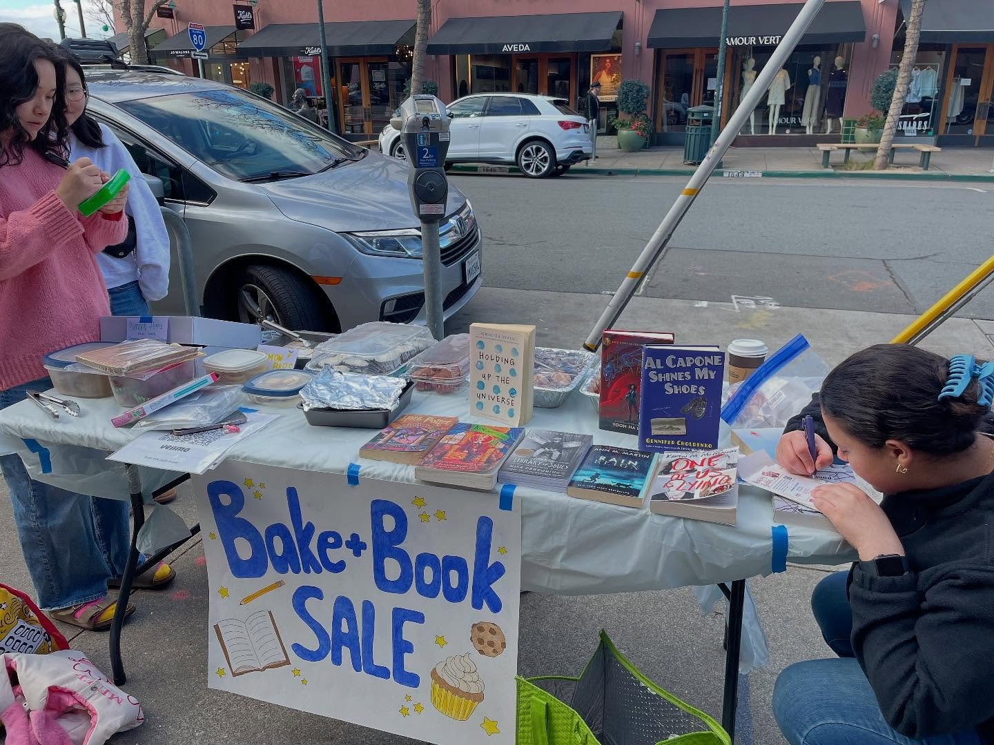 Successful first bake and books sale!! Thanks to everyone who stopped by to support! 🍪📚