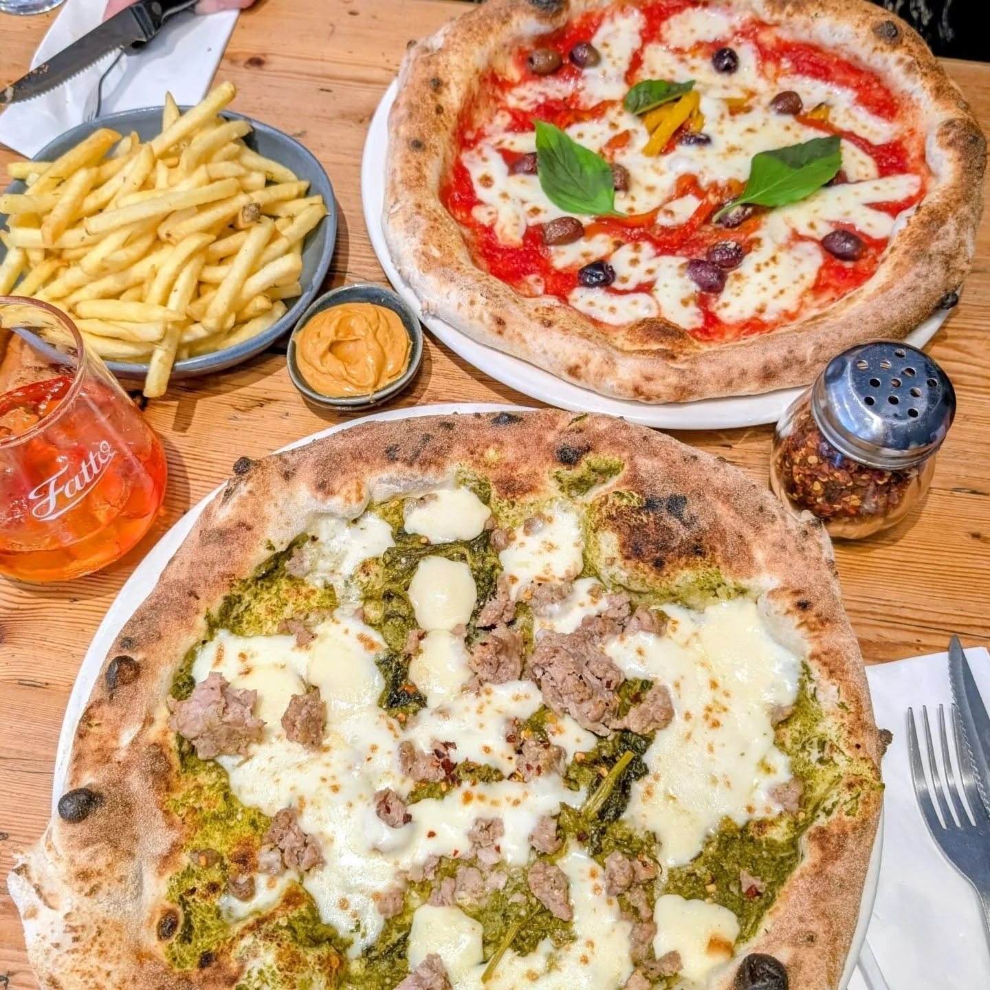 Happy National Pizza Day! 🍕

Where is your go to spot for pizza in Brighton? 

It's a trip to Fatto a Mano for us later🤌

Wherever you&rsquo;re heading for a slice tonight, get the One Taxi app for your fixed fare there 🚕📲

🌐 one-taxi.com
👉 Fol