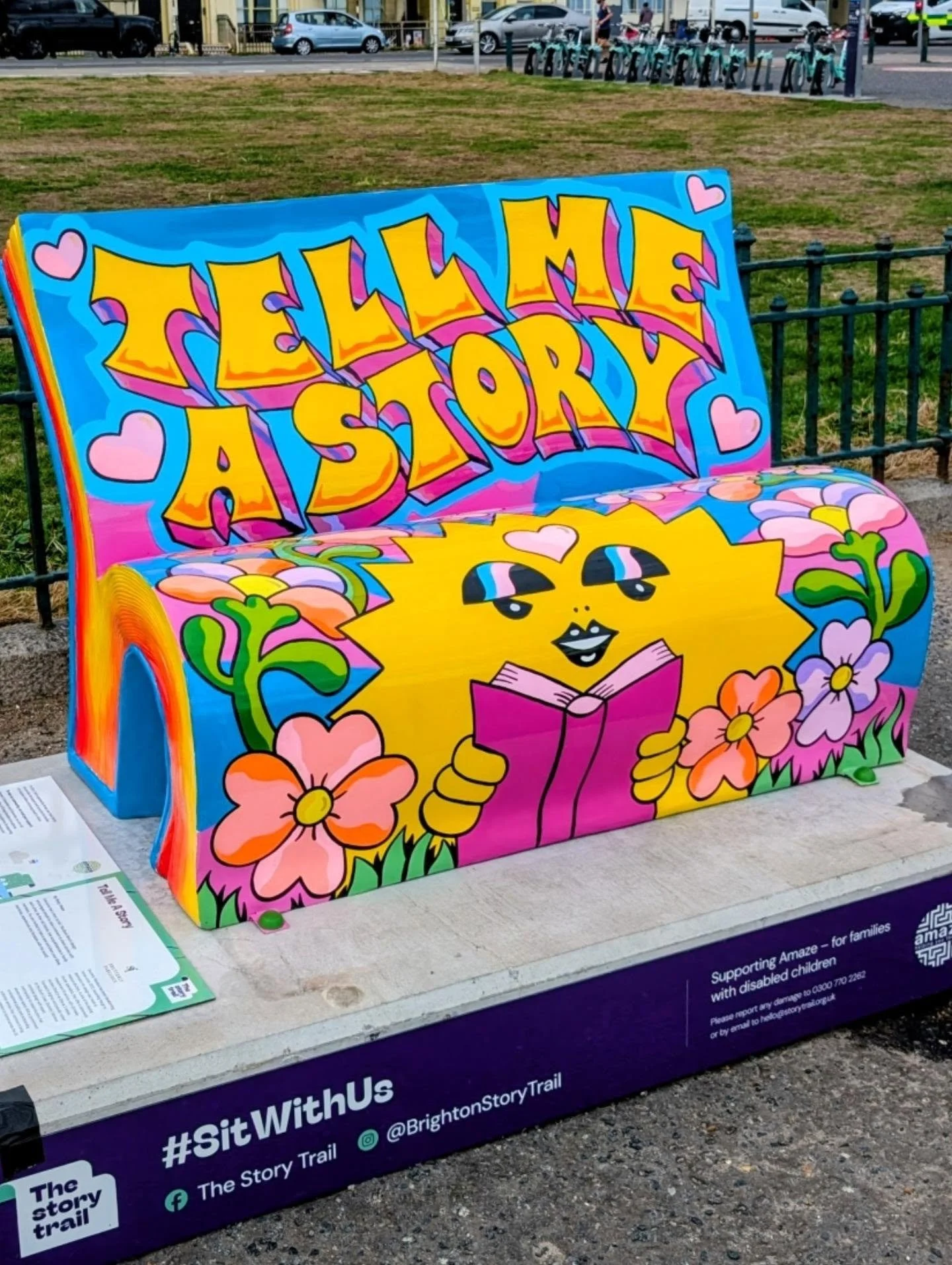 Keep your eyes peeled for the @brightonstorytrail BookBenches that have appeared across the city! 📖👀&nbsp;

@amazesussex and @wildinart have teamed up to bring 74 unique sculptures around Brighton &amp; Hove, each designed by local artists, schools
